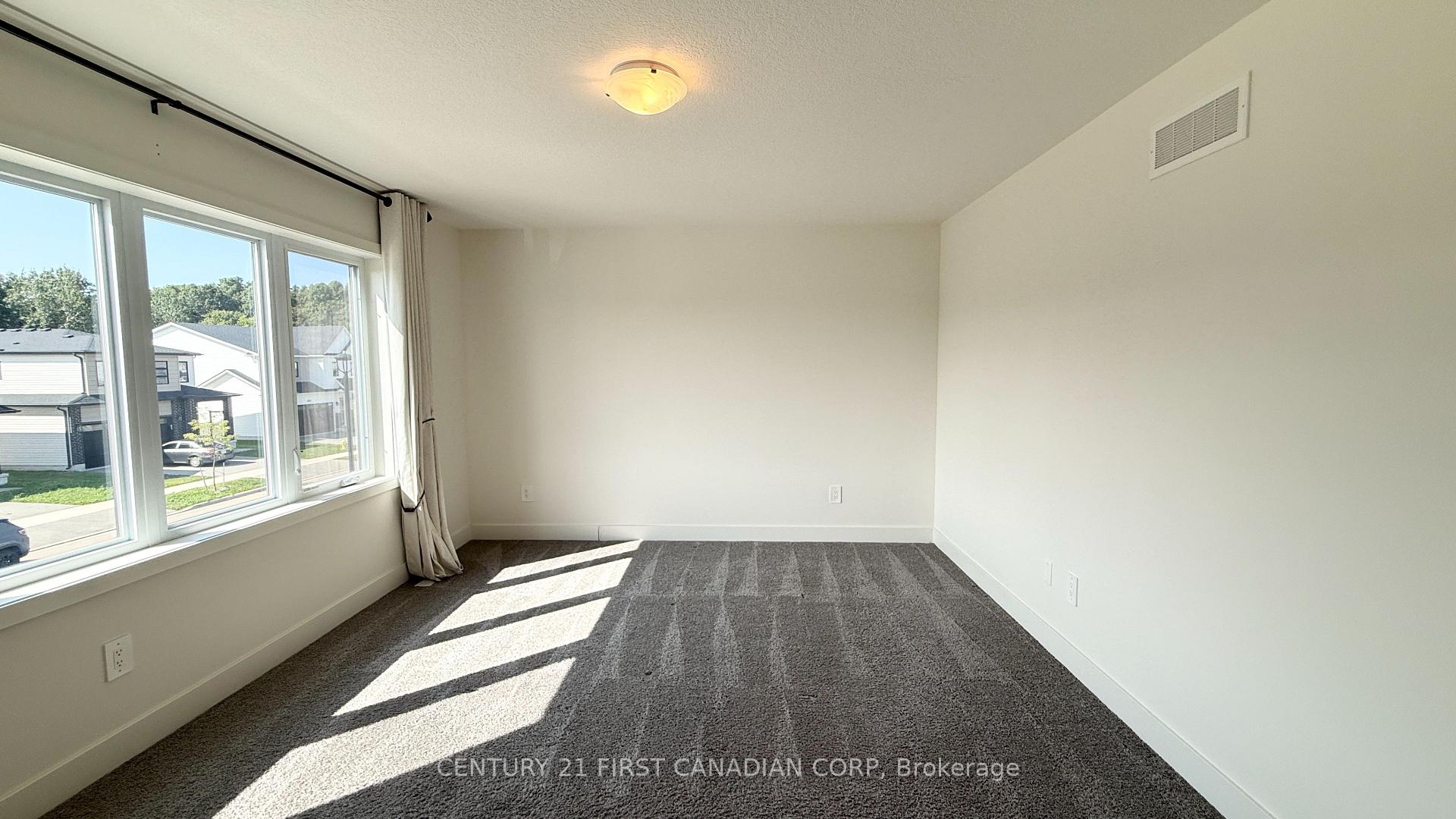Photo 18 of 1422 Twilite Boulevard, London, North S — HOMEH