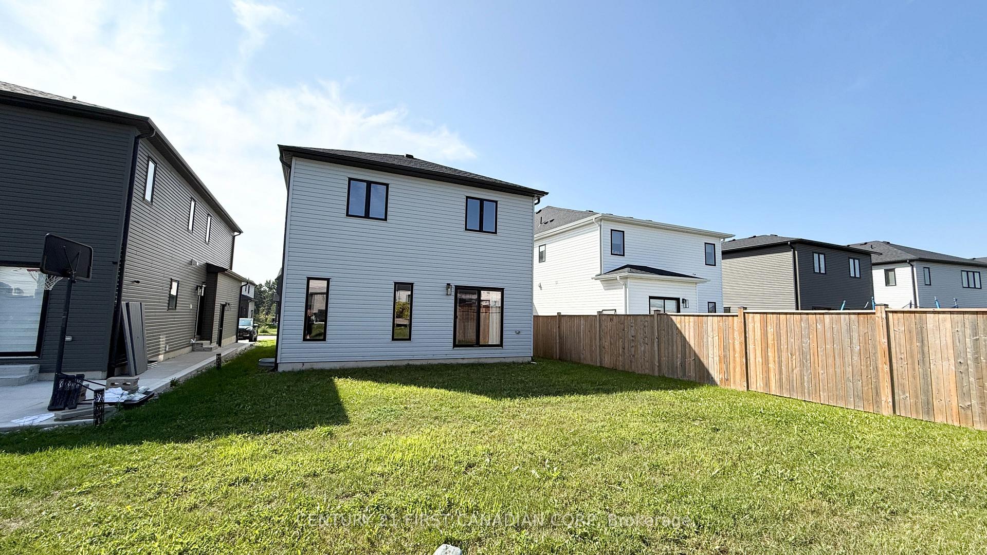 Photo 38 of 1422 Twilite Boulevard, London, North S — HOMEH