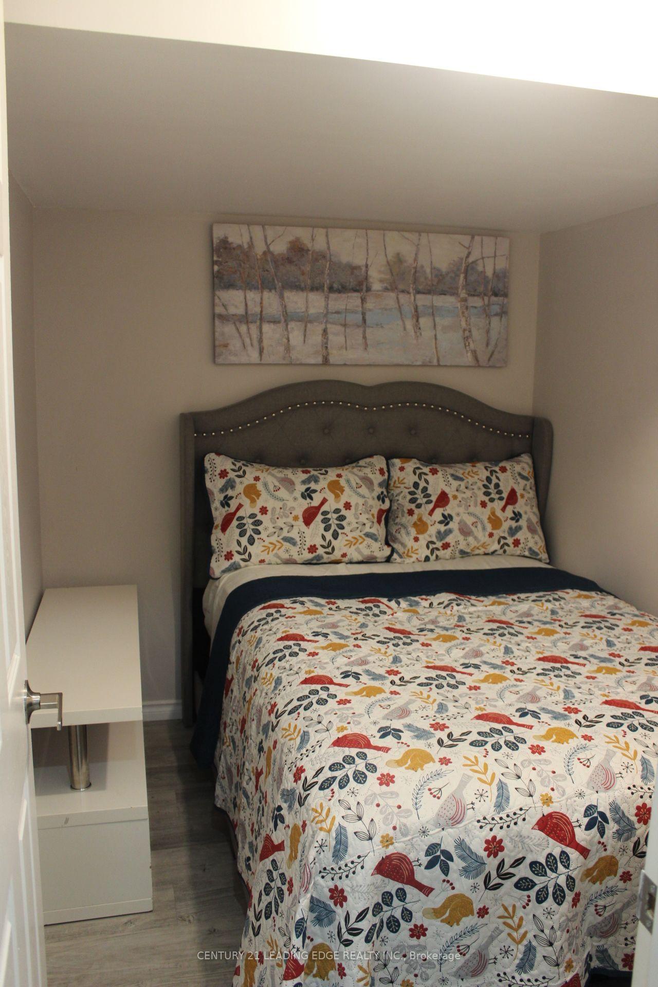 Photo 11 of 75 Pine Gate Place, Whitby, Williamsburg — HOMEH