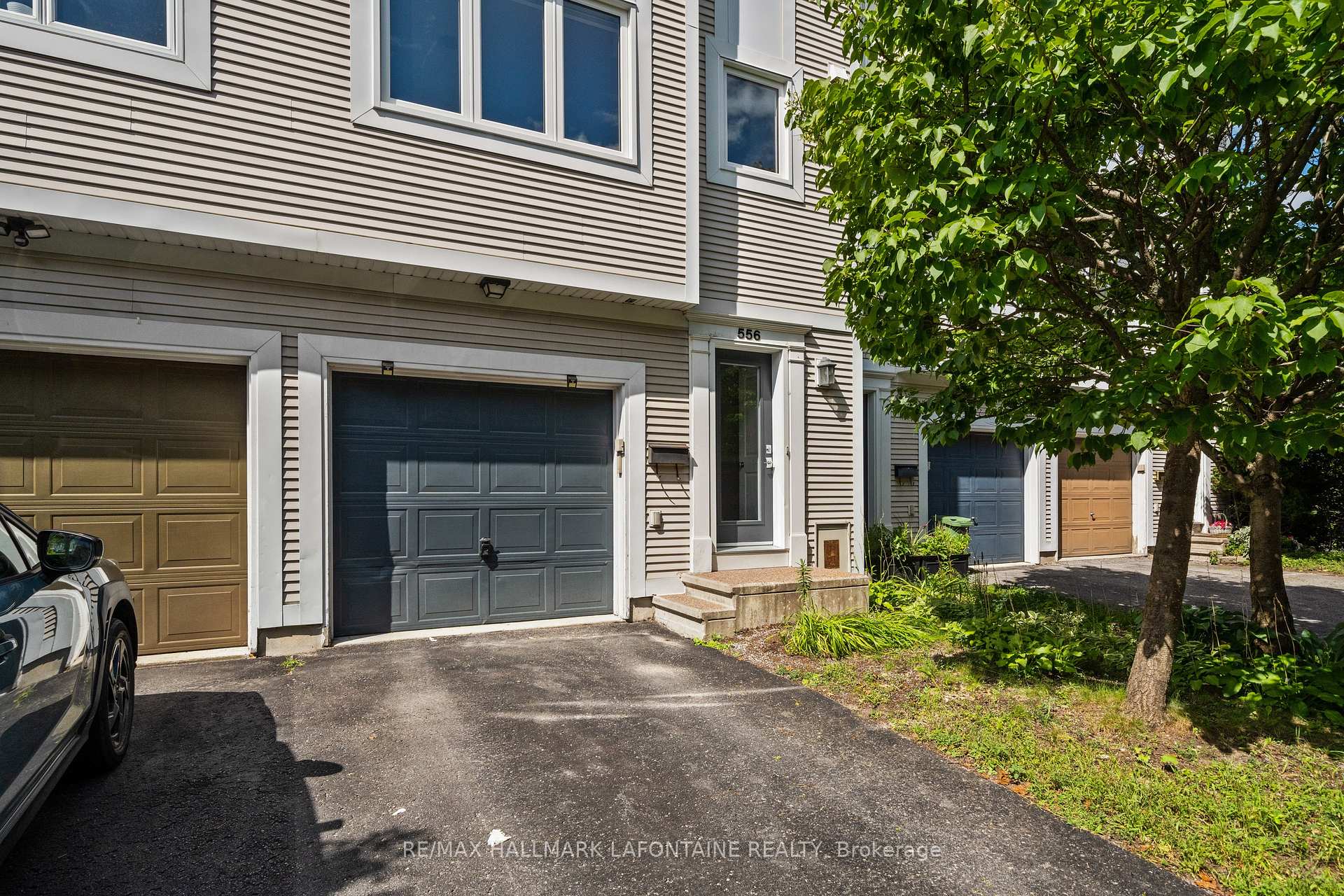 Photo 1 of 556 Burleigh Private, Ottawa, Cyrville — HOMEH