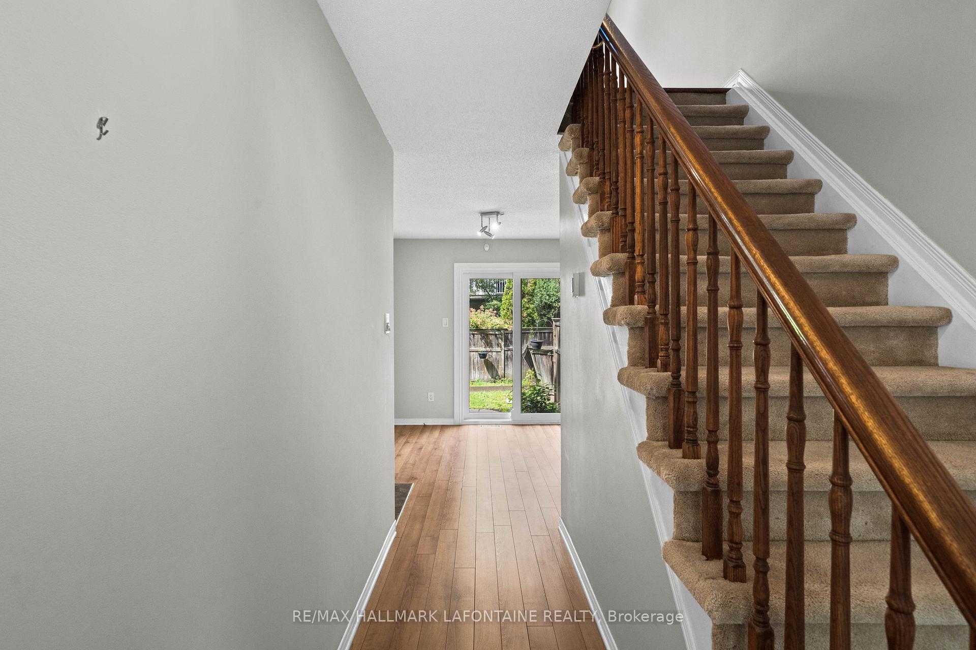 Photo 4 of 556 Burleigh Private, Ottawa, Cyrville — HOMEH
