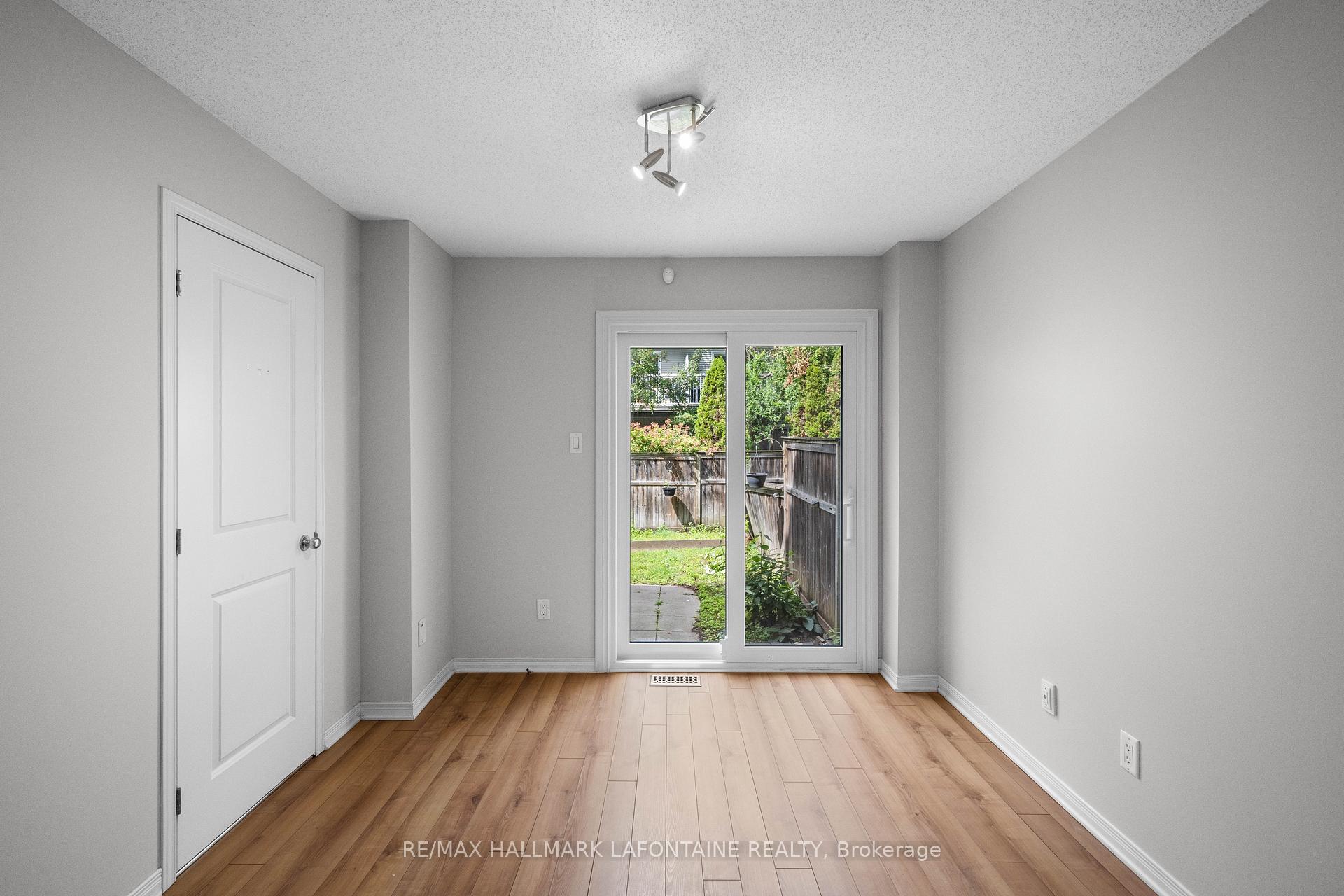 Photo 5 of 556 Burleigh Private, Ottawa, Cyrville — HOMEH