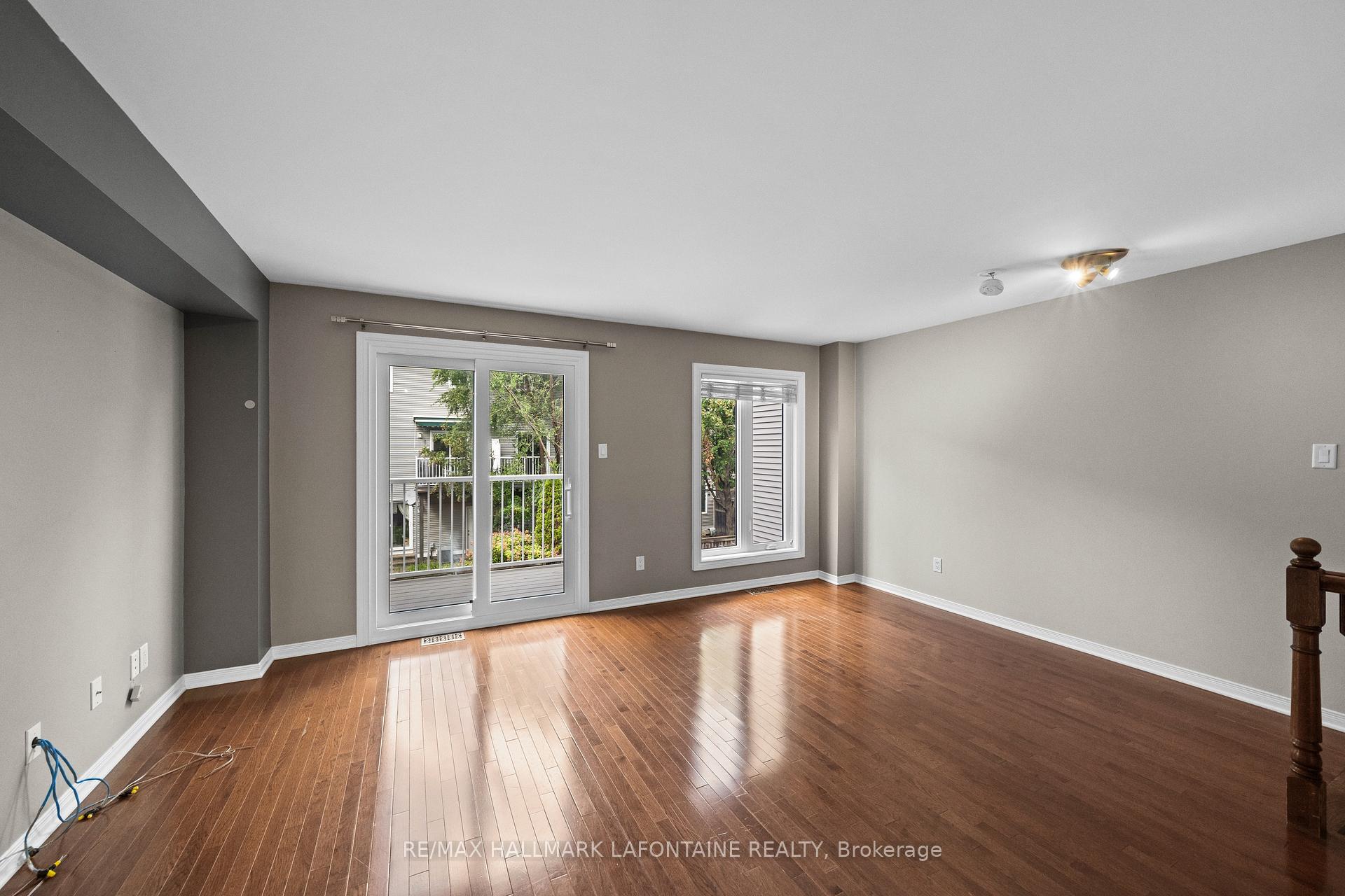 Photo 14 of 556 Burleigh Private, Ottawa, Cyrville — HOMEH