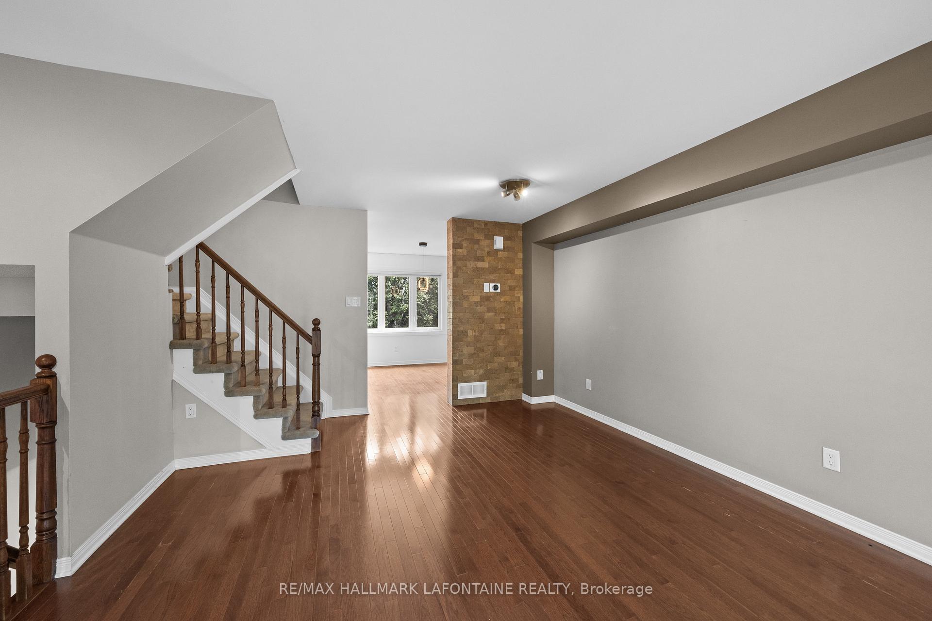 Photo 16 of 556 Burleigh Private, Ottawa, Cyrville — HOMEH
