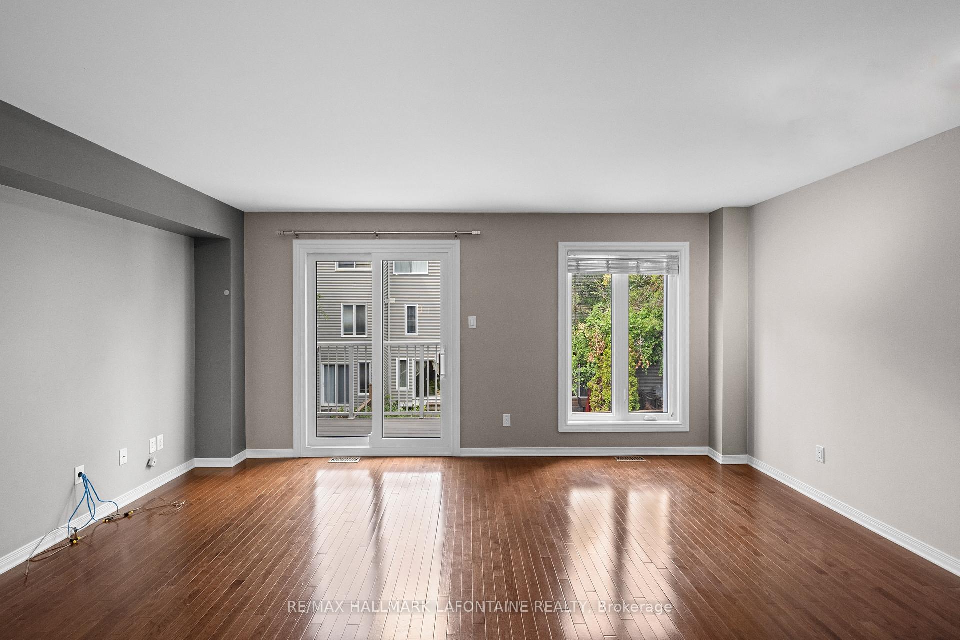 Photo 19 of 556 Burleigh Private, Ottawa, Cyrville — HOMEH