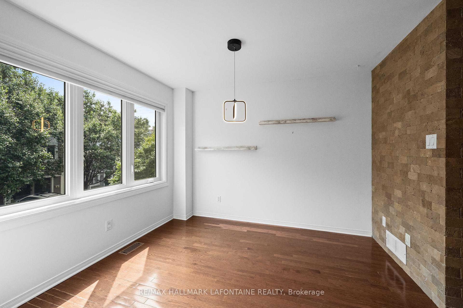 Photo 21 of 556 Burleigh Private, Ottawa, Cyrville — HOMEH