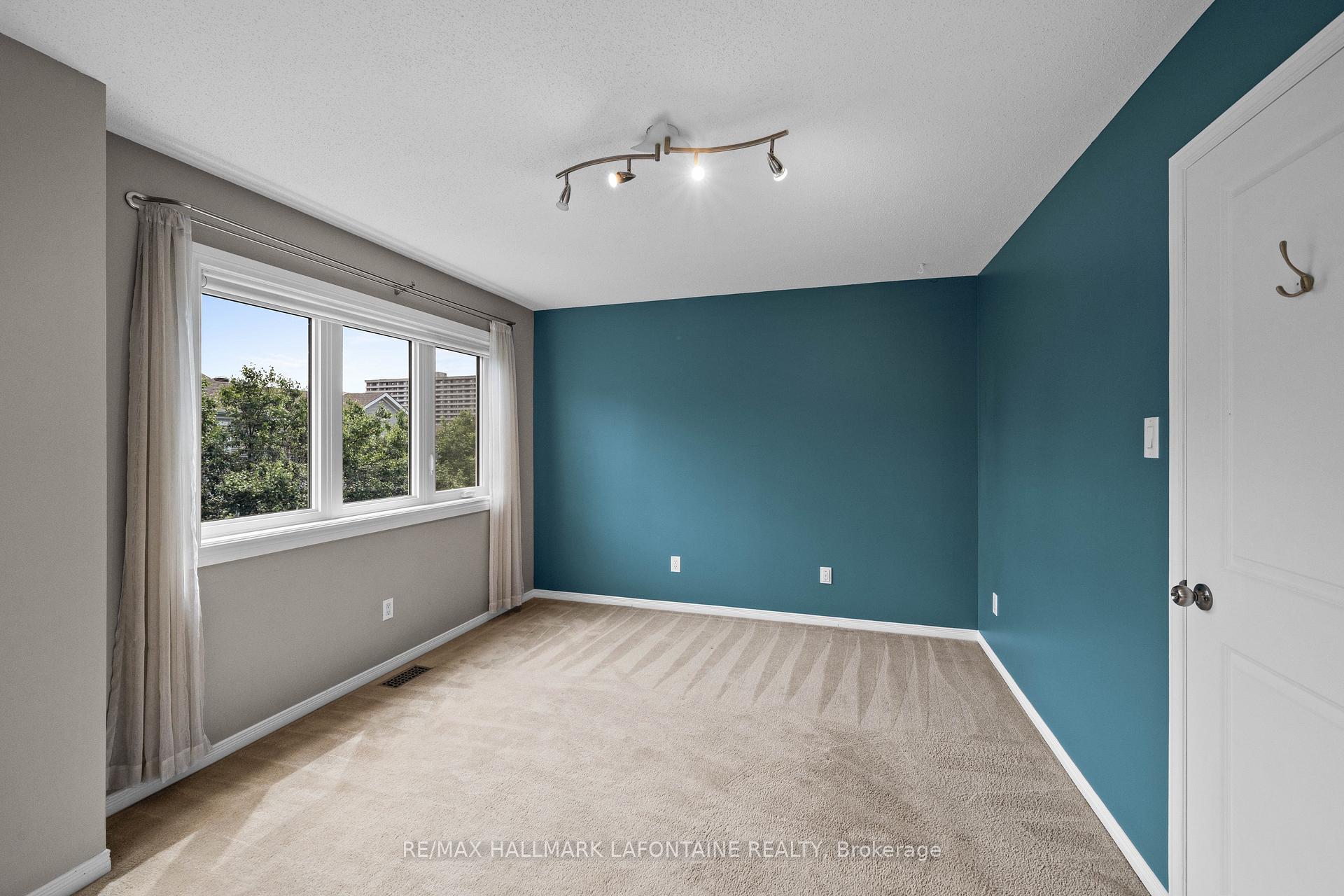 Photo 27 of 556 Burleigh Private, Ottawa, Cyrville — HOMEH
