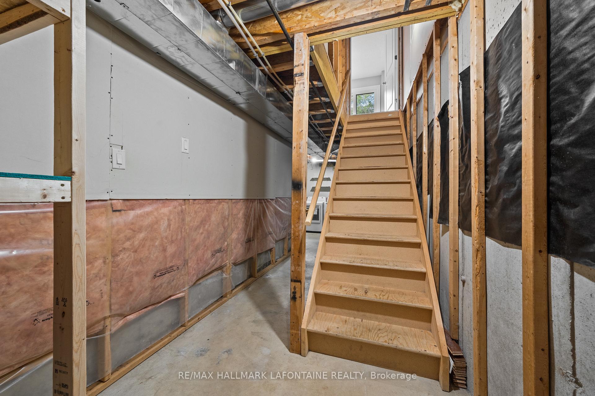 Photo 36 of 556 Burleigh Private, Ottawa, Cyrville — HOMEH
