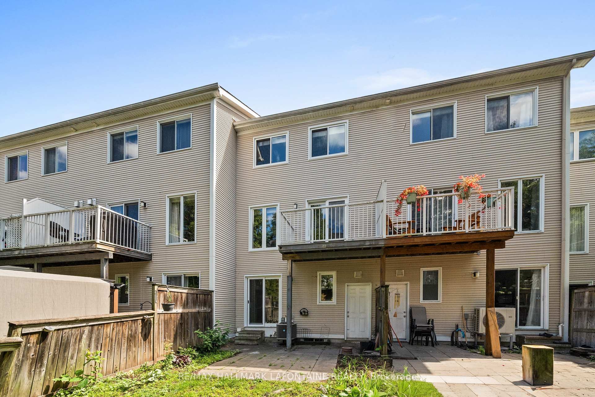 Photo 40 of 556 Burleigh Private, Ottawa, Cyrville — HOMEH