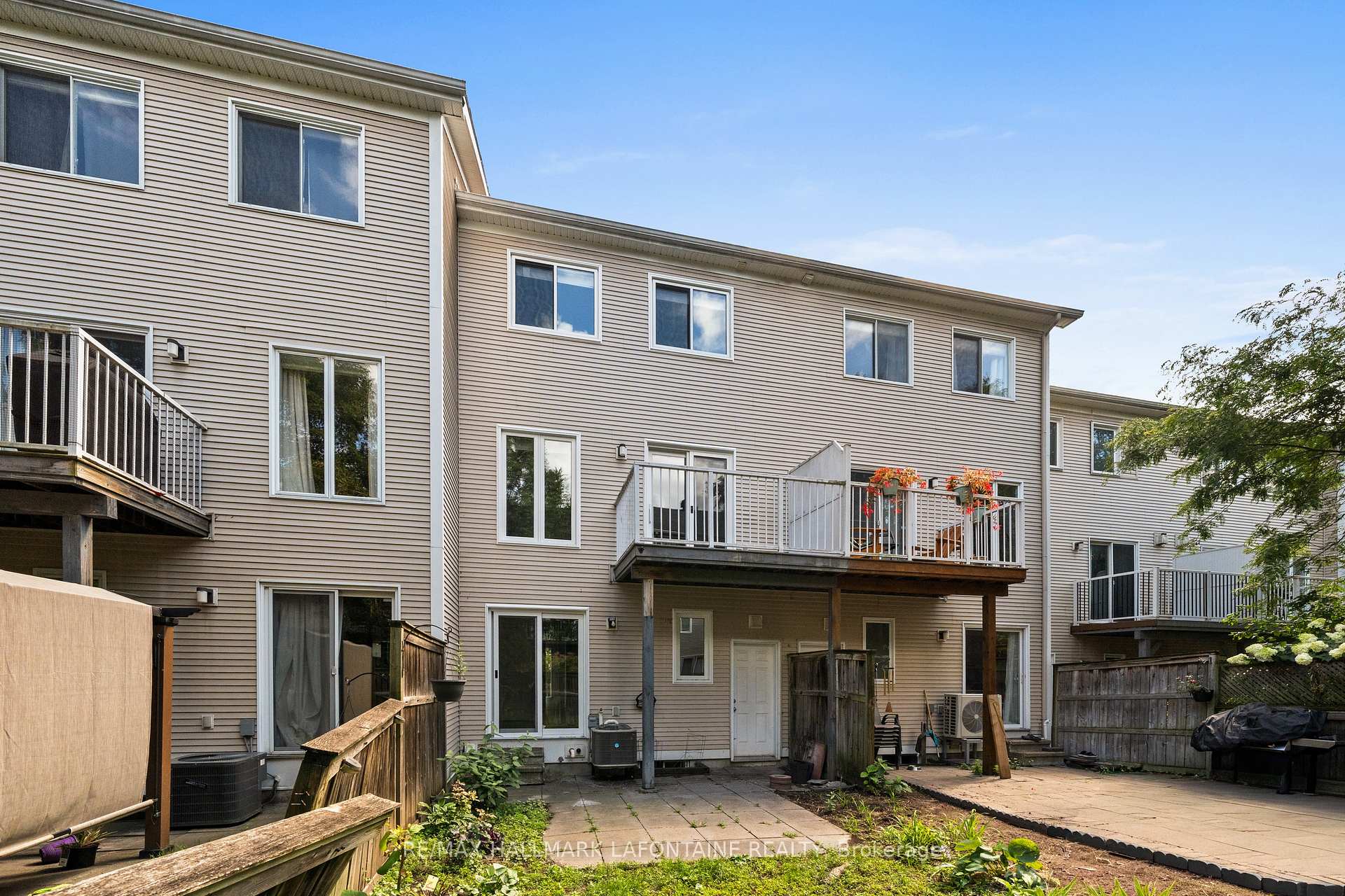 Photo 42 of 556 Burleigh Private, Ottawa, Cyrville — HOMEH