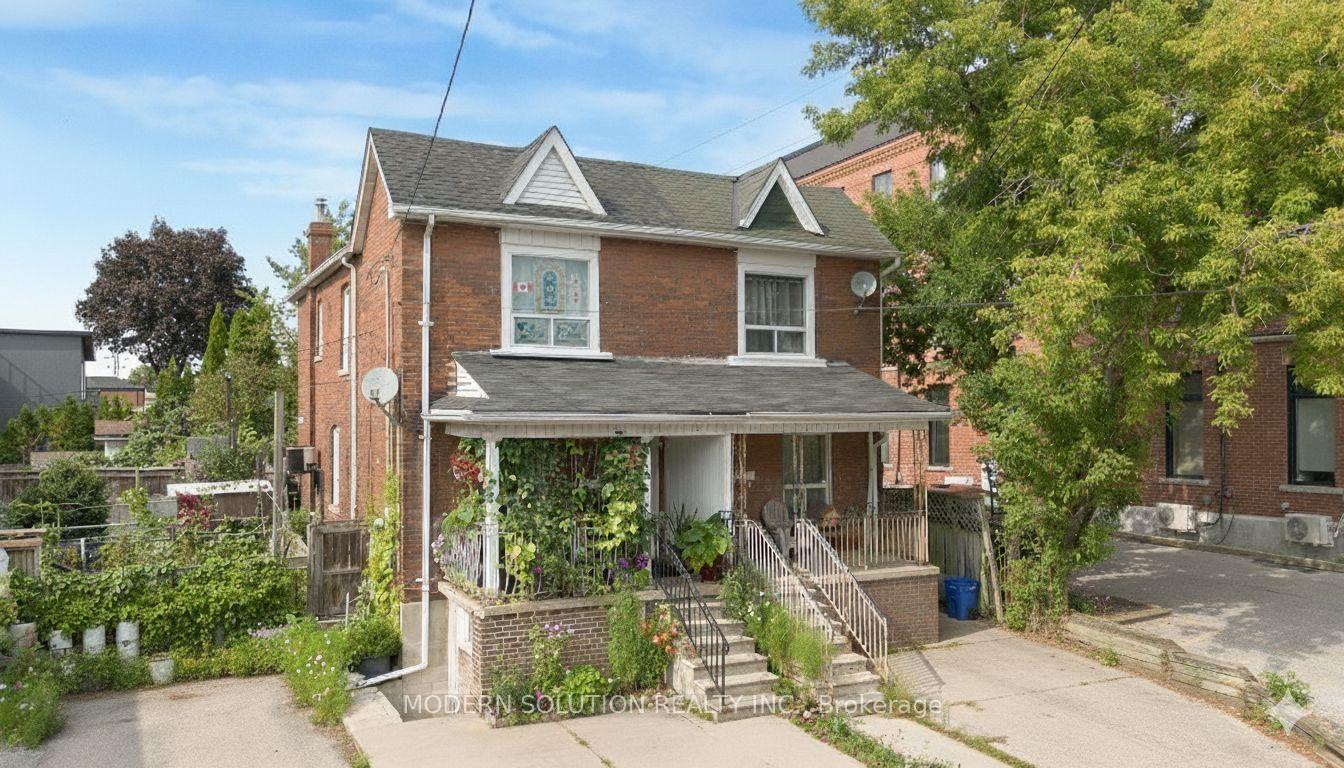 Front of 2 Rockwell Avenue