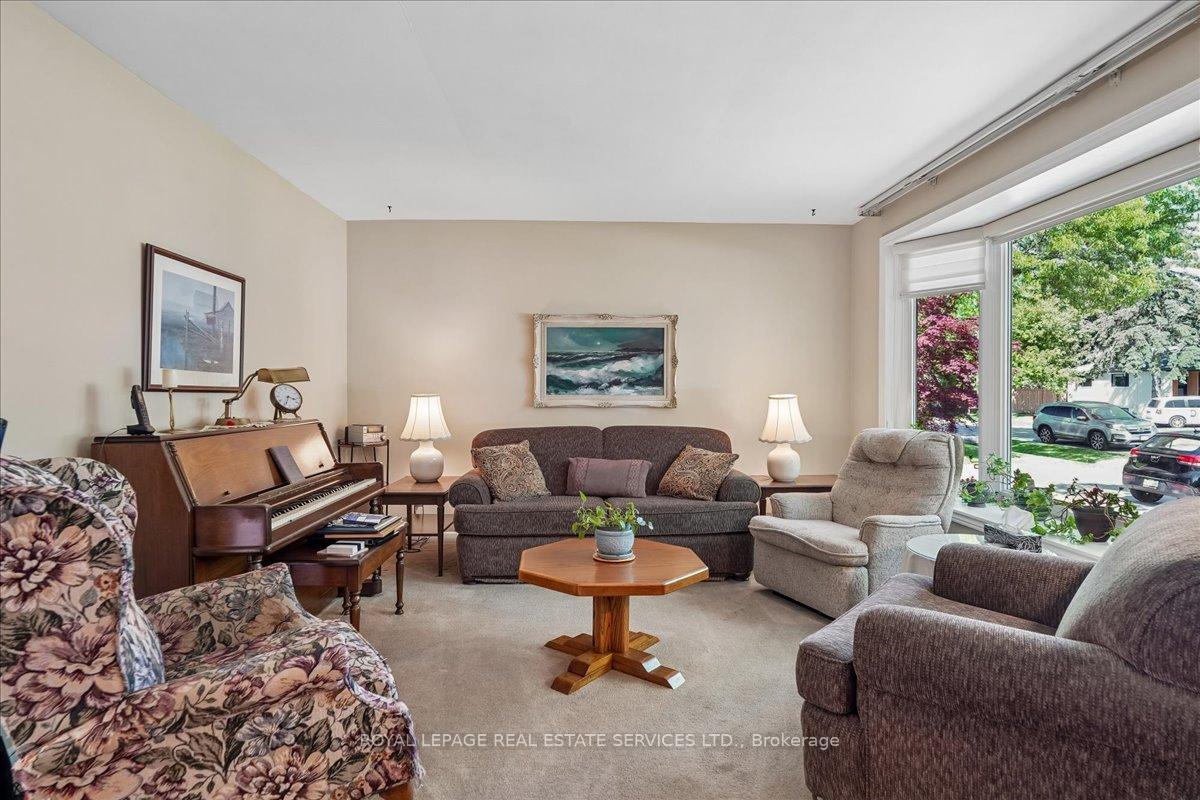 Photo 9 of 1309 Warwick Avenue, Oakville, West — HOMEH