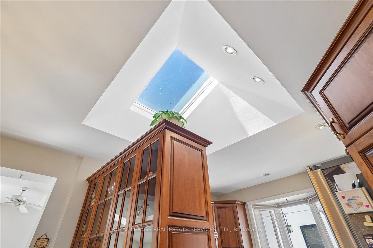 Photo 13 of 1309 Warwick Avenue, Oakville, West — HOMEH