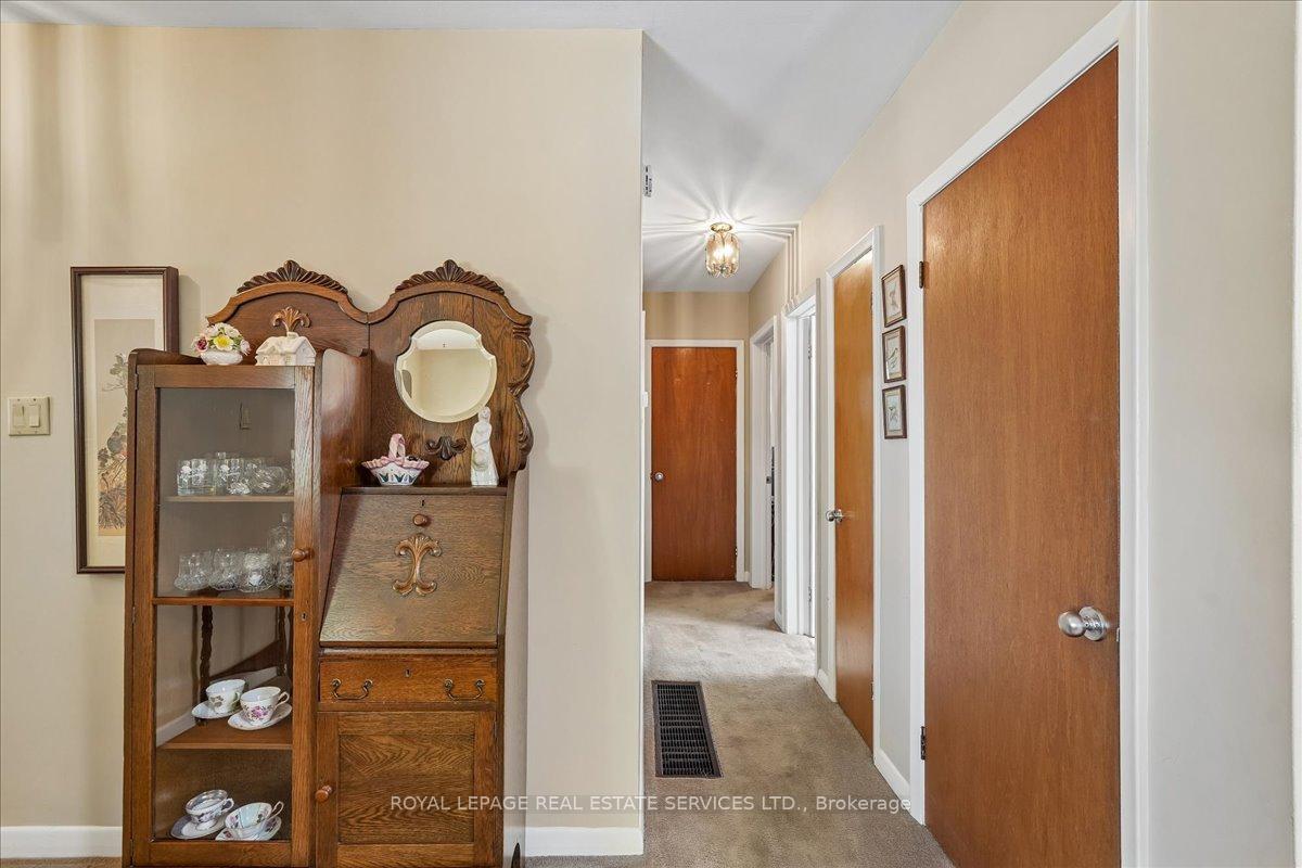 Photo 19 of 1309 Warwick Avenue, Oakville, West — HOMEH