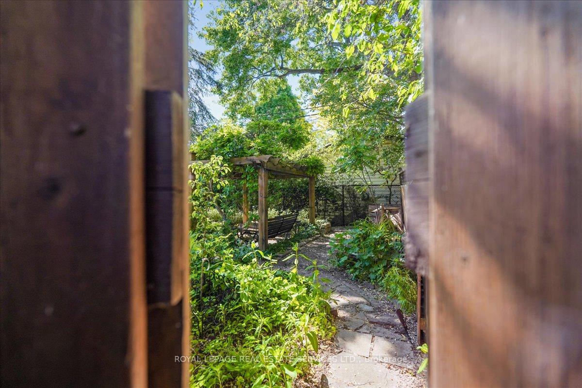 Photo 36 of 1309 Warwick Avenue, Oakville, West — HOMEH