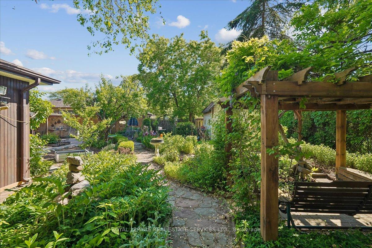 Photo 38 of 1309 Warwick Avenue, Oakville, West — HOMEH