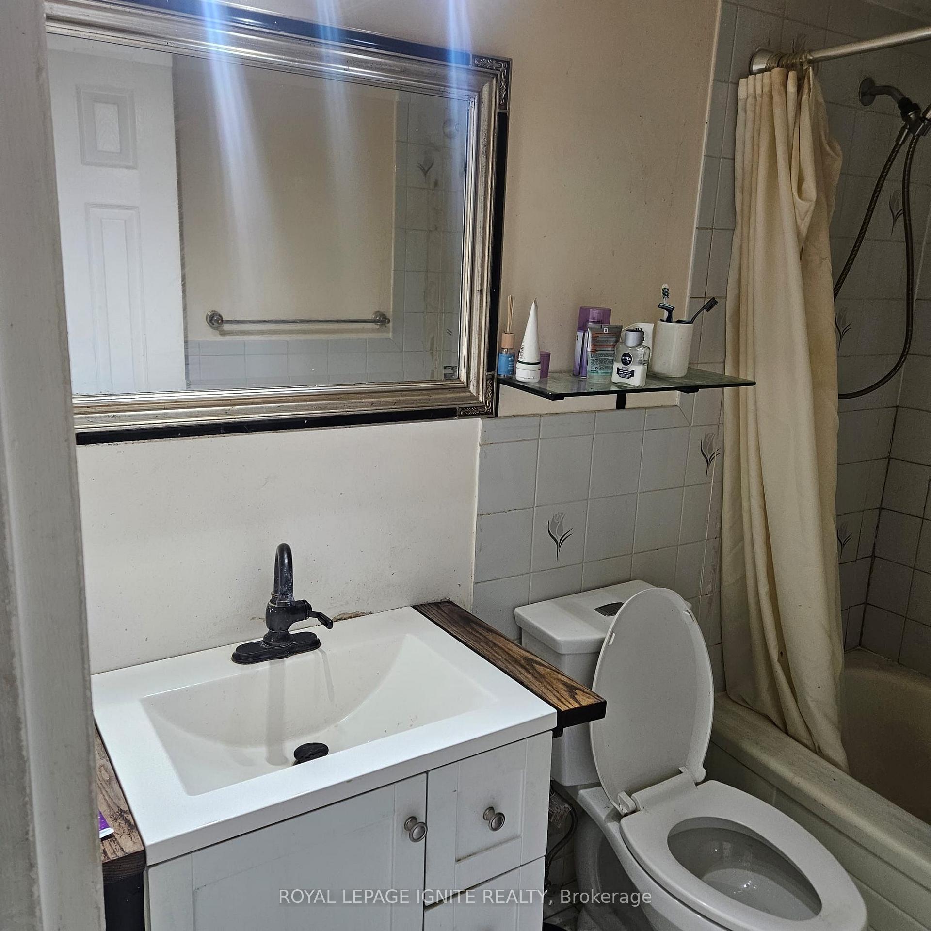 Photo 9 of Unit 409, 390 Dixon Road, Etobicoke, Kingsview Village-The Westway — HOMEH