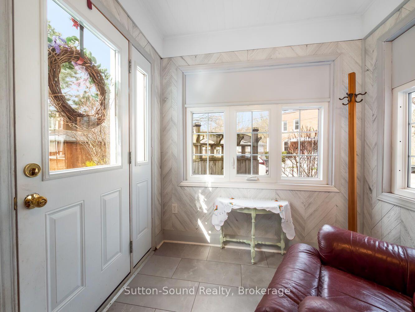 Photo 10 of 155 5th A Street E, Owen Sound — HOMEH