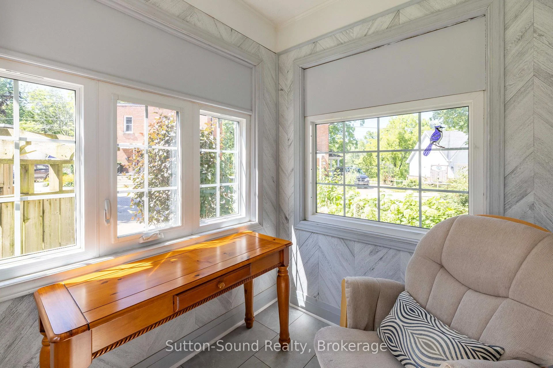 Photo 11 of 155 5th A Street E, Owen Sound — HOMEH