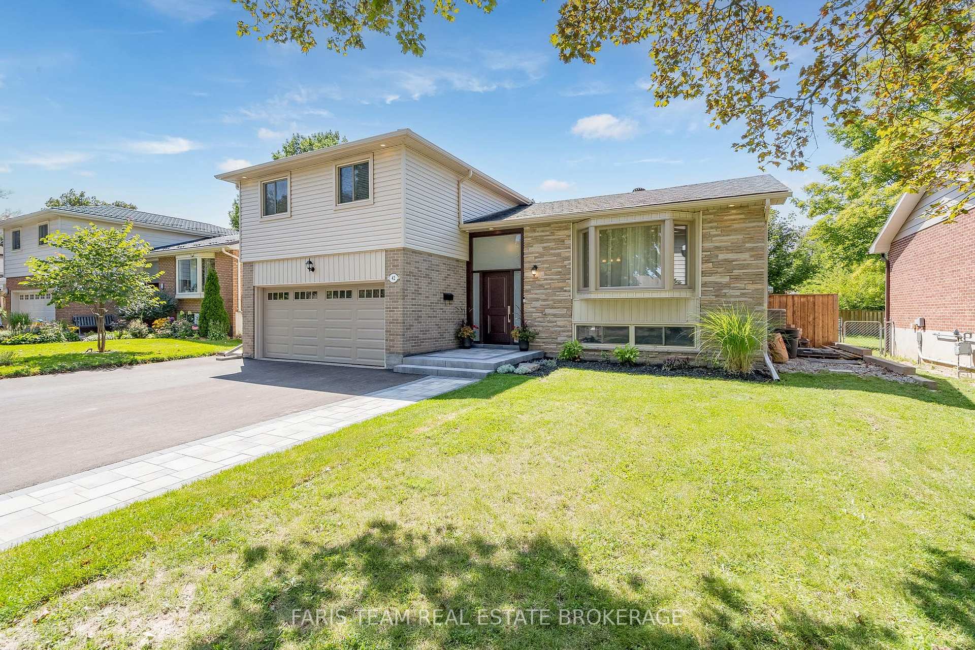 Photo 2 of 42 Briar Road, Barrie, Allandale Heights — HOMEH