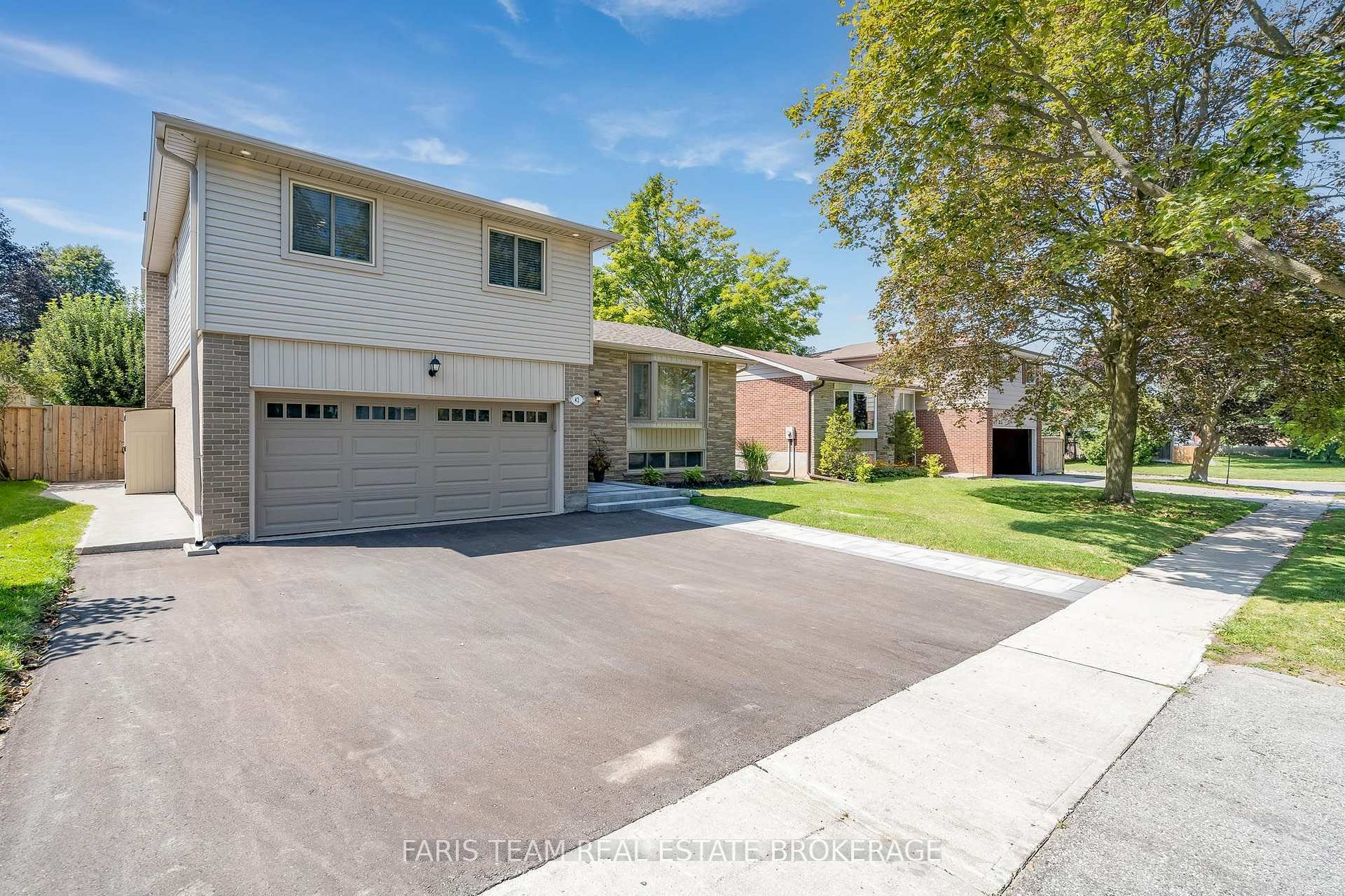 Photo 3 of 42 Briar Road, Barrie, Allandale Heights — HOMEH