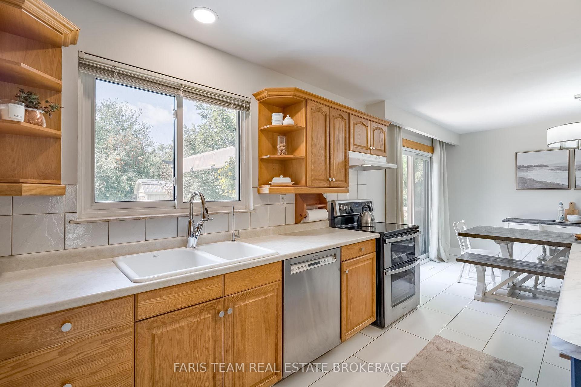 Photo 6 of 42 Briar Road, Barrie, Allandale Heights — HOMEH