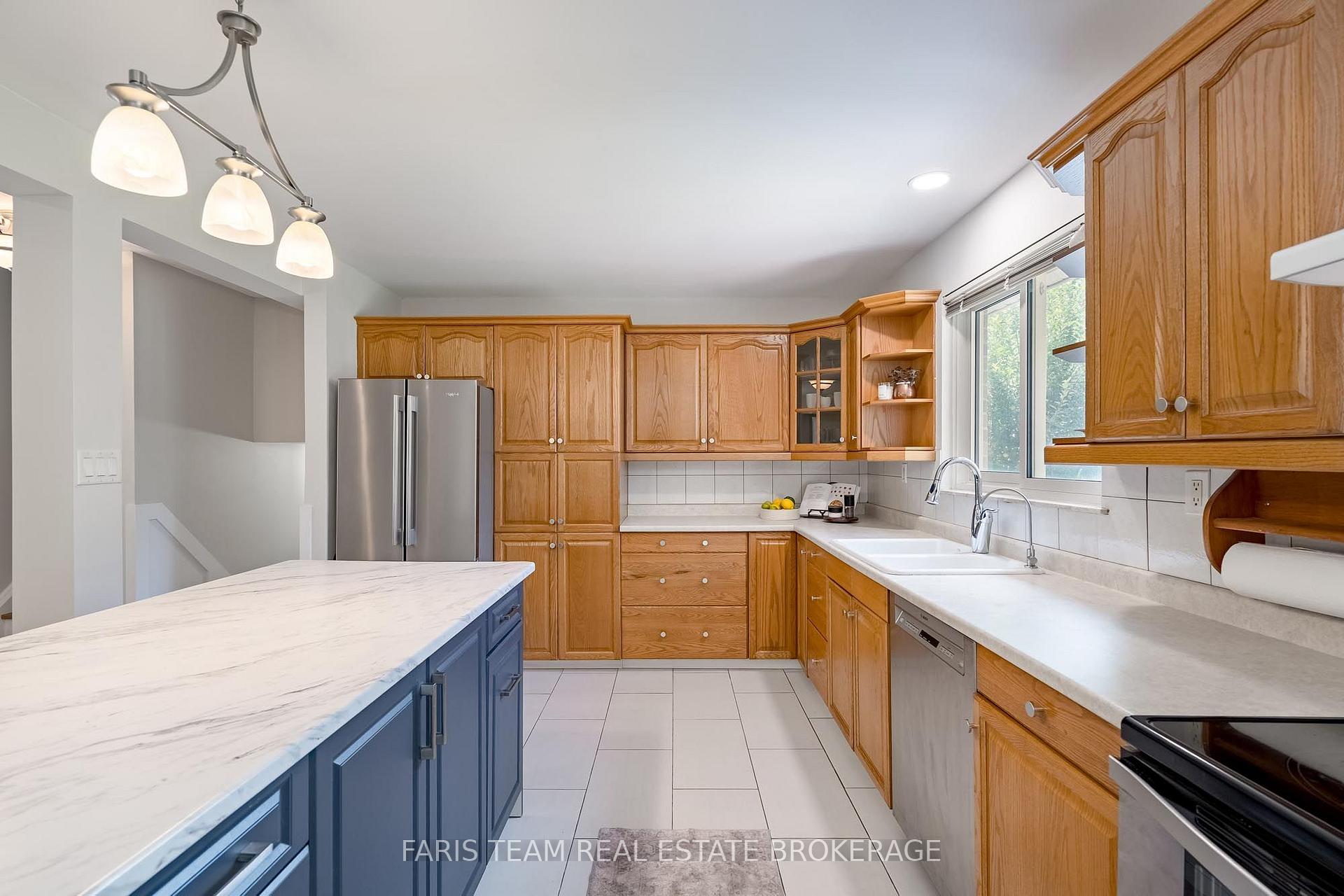 Photo 7 of 42 Briar Road, Barrie, Allandale Heights — HOMEH