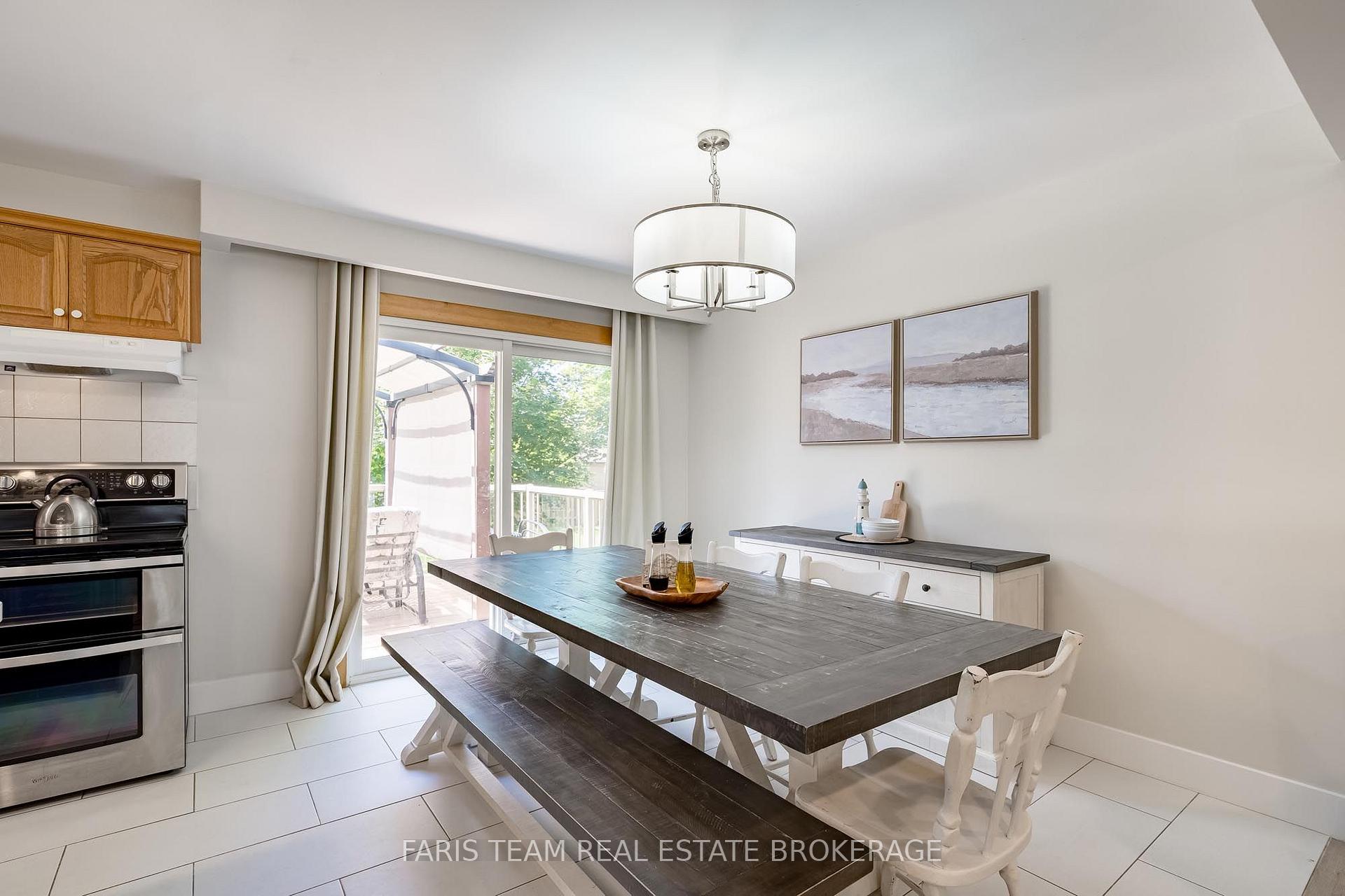 Photo 8 of 42 Briar Road, Barrie, Allandale Heights — HOMEH
