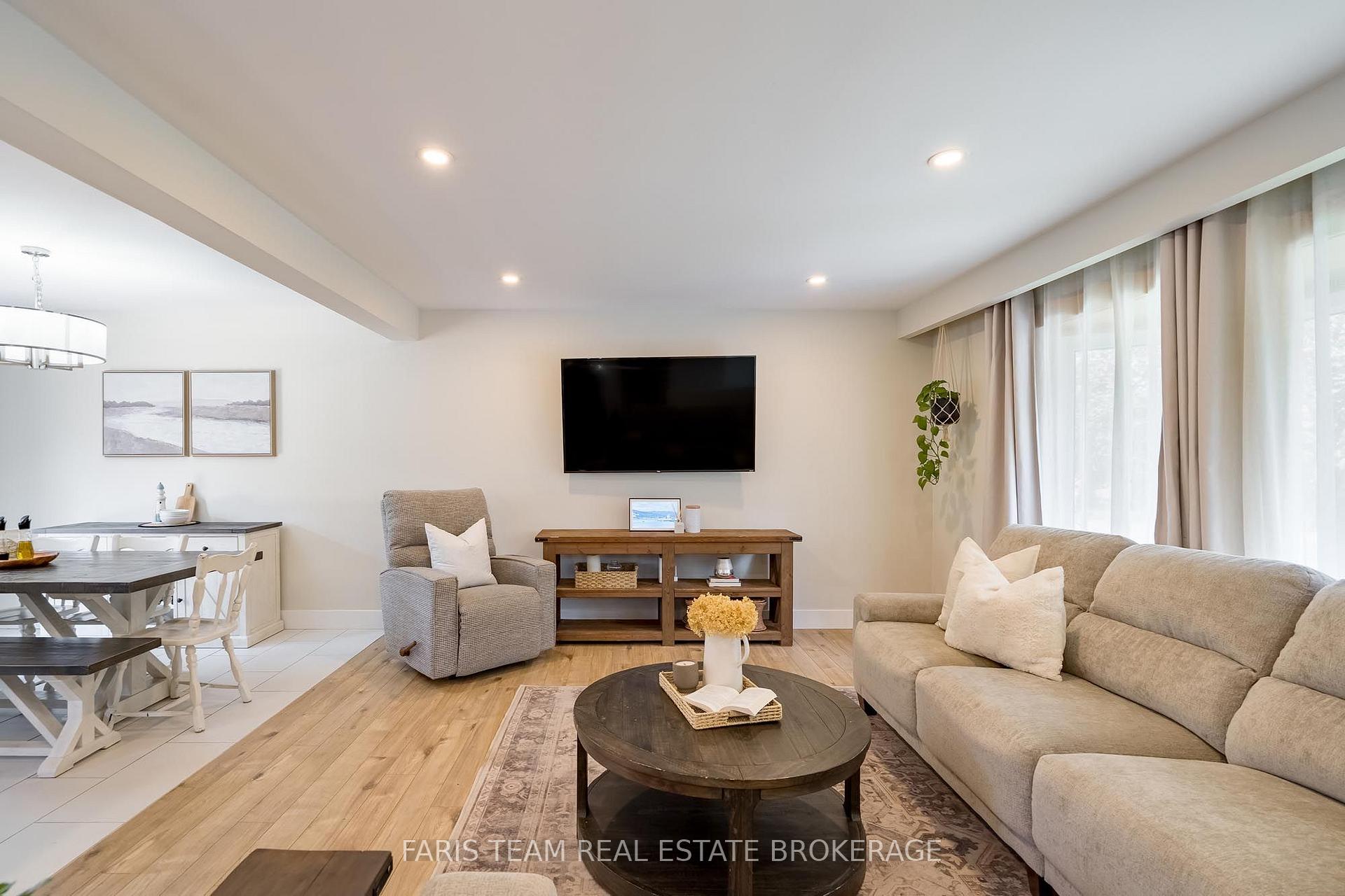 Photo 12 of 42 Briar Road, Barrie, Allandale Heights — HOMEH