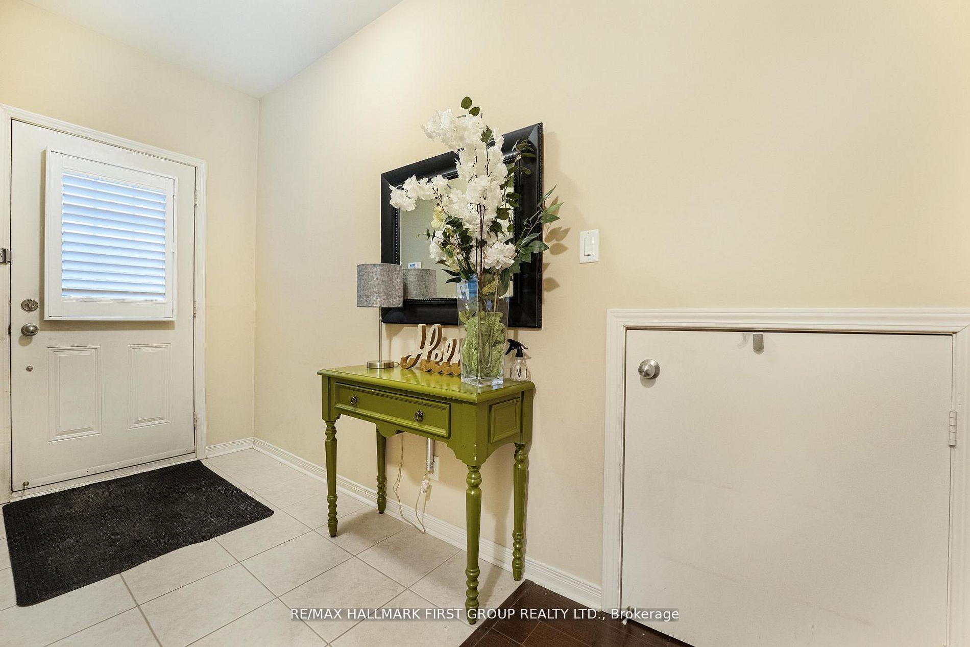 Photo 4 of 70 Lovegrove Lane, Ajax, Central — HOMEH