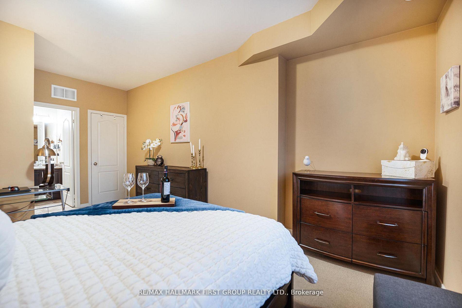 Photo 16 of 70 Lovegrove Lane, Ajax, Central — HOMEH