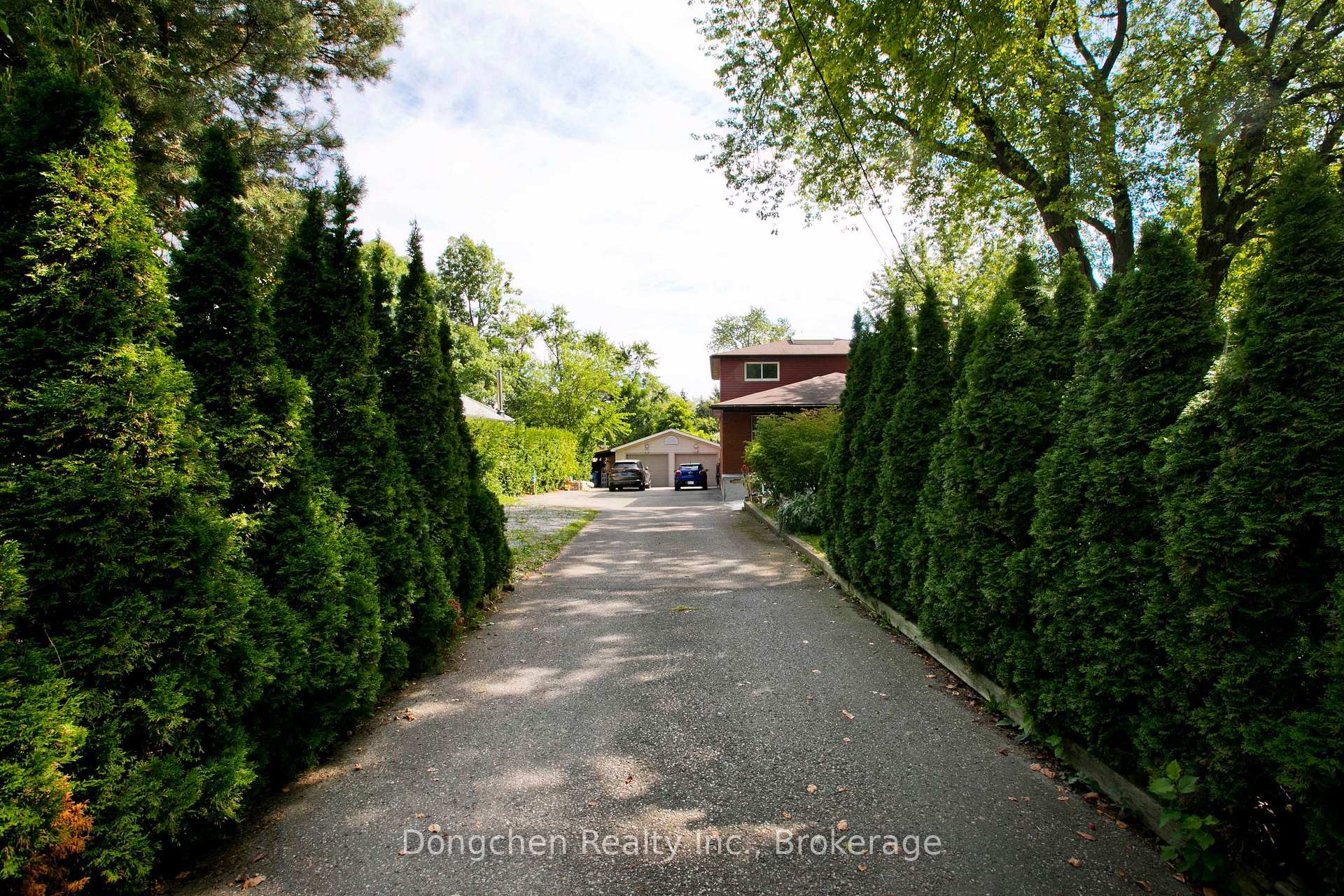 Photo 2 of 603 Park Cres E, Pickering, West Shore — HOMEH