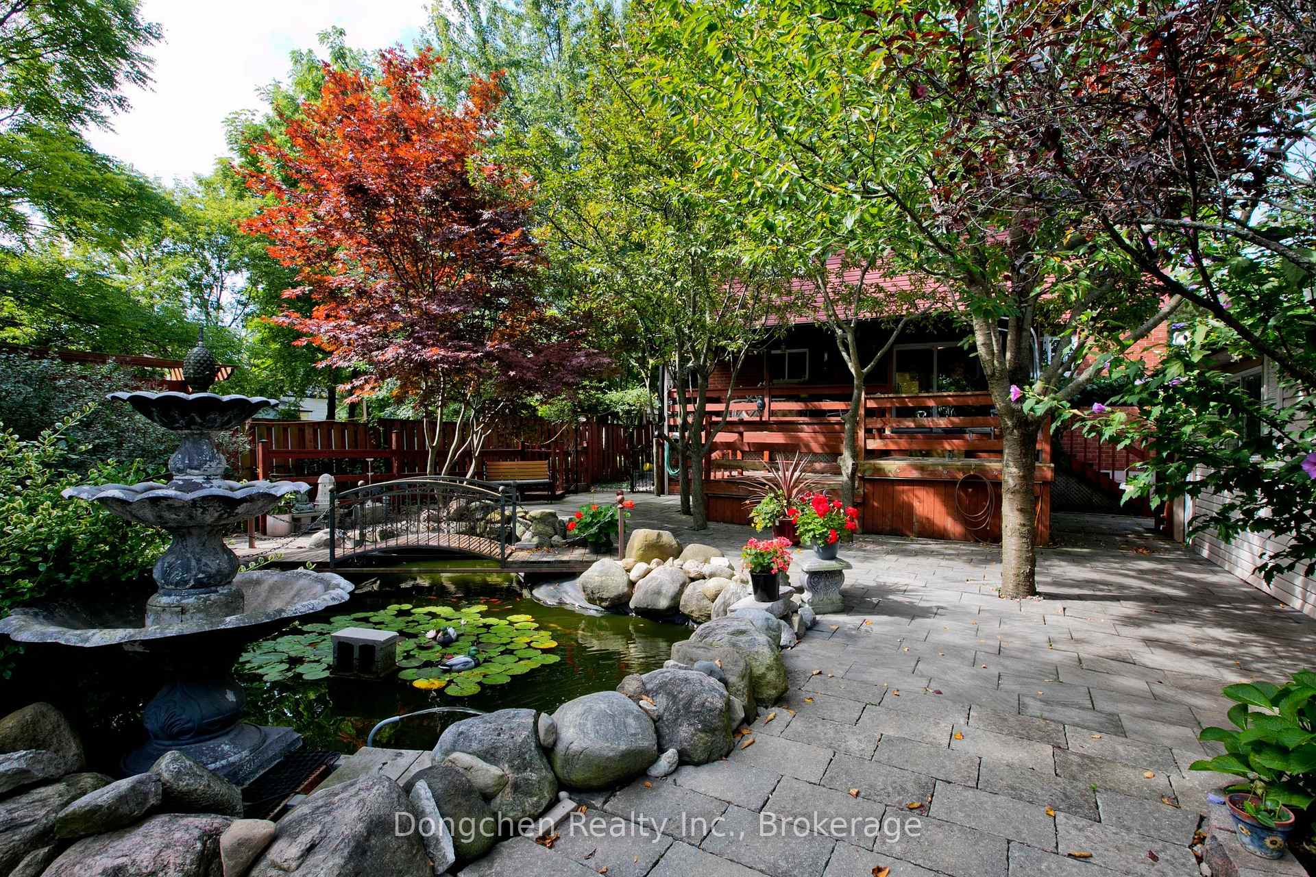 Photo 4 of 603 Park Cres E, Pickering, West Shore — HOMEH