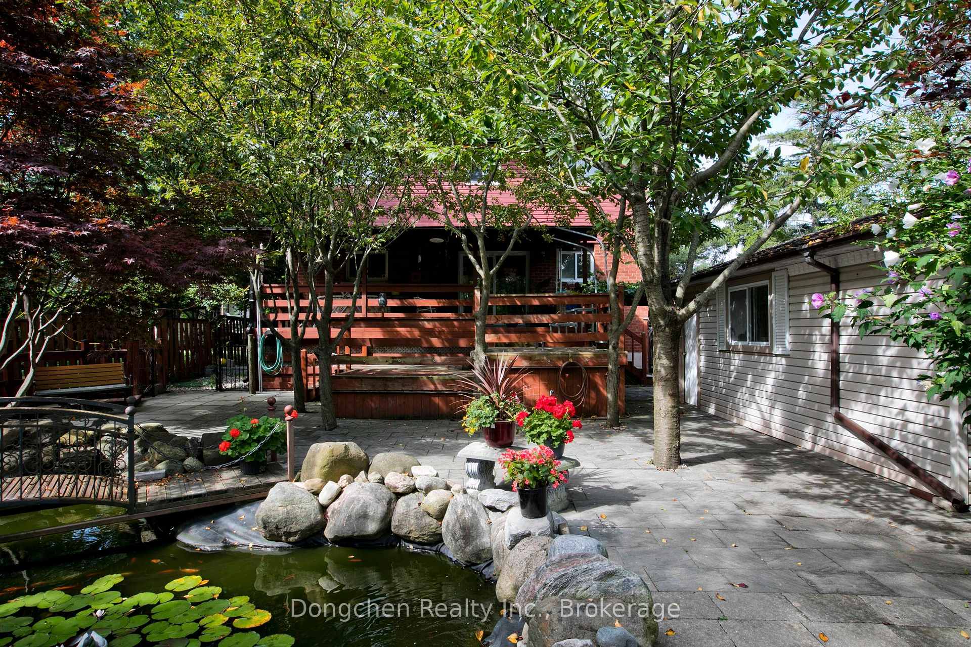 Photo 5 of 603 Park Cres E, Pickering, West Shore — HOMEH