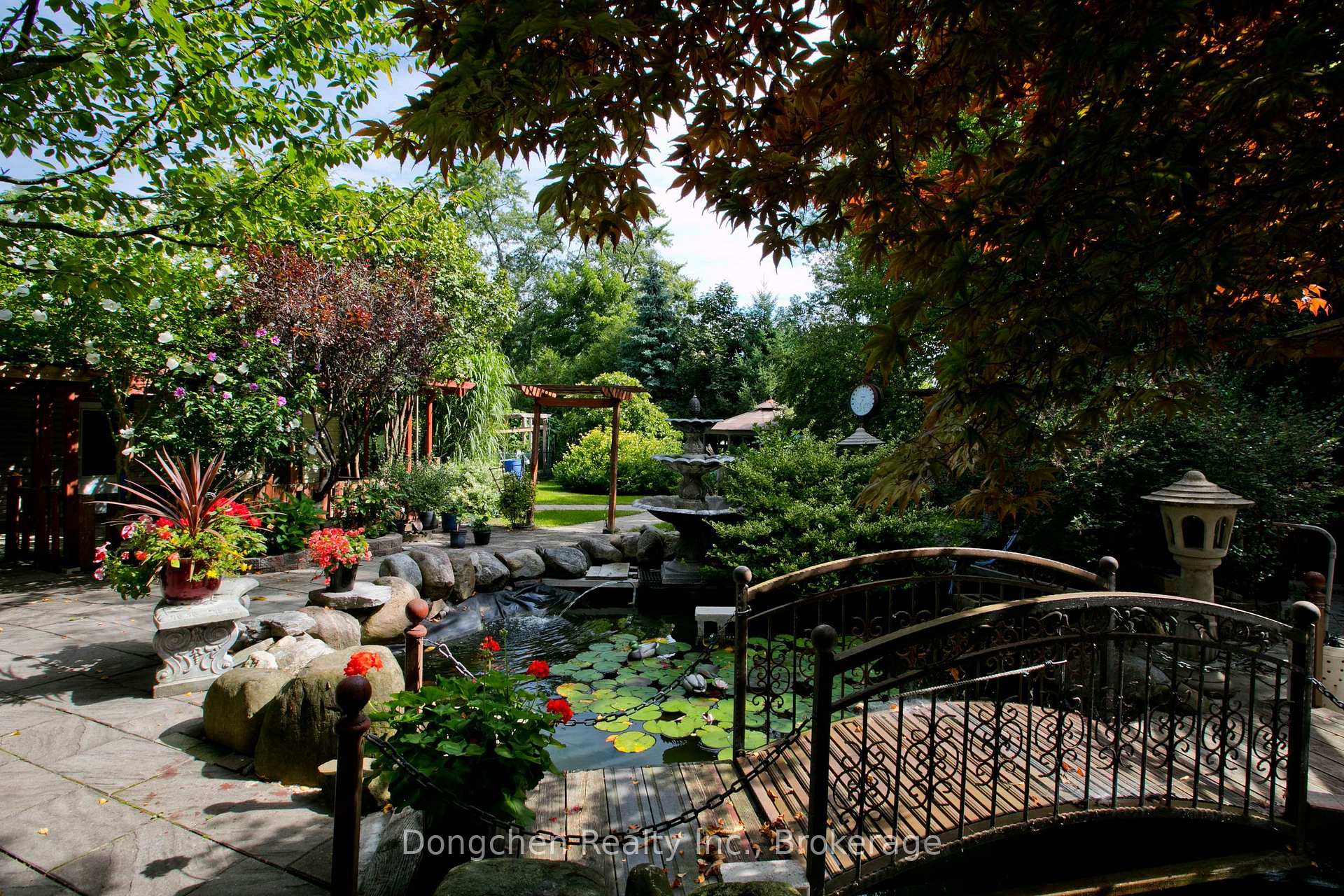 Photo 9 of 603 Park Cres E, Pickering, West Shore — HOMEH