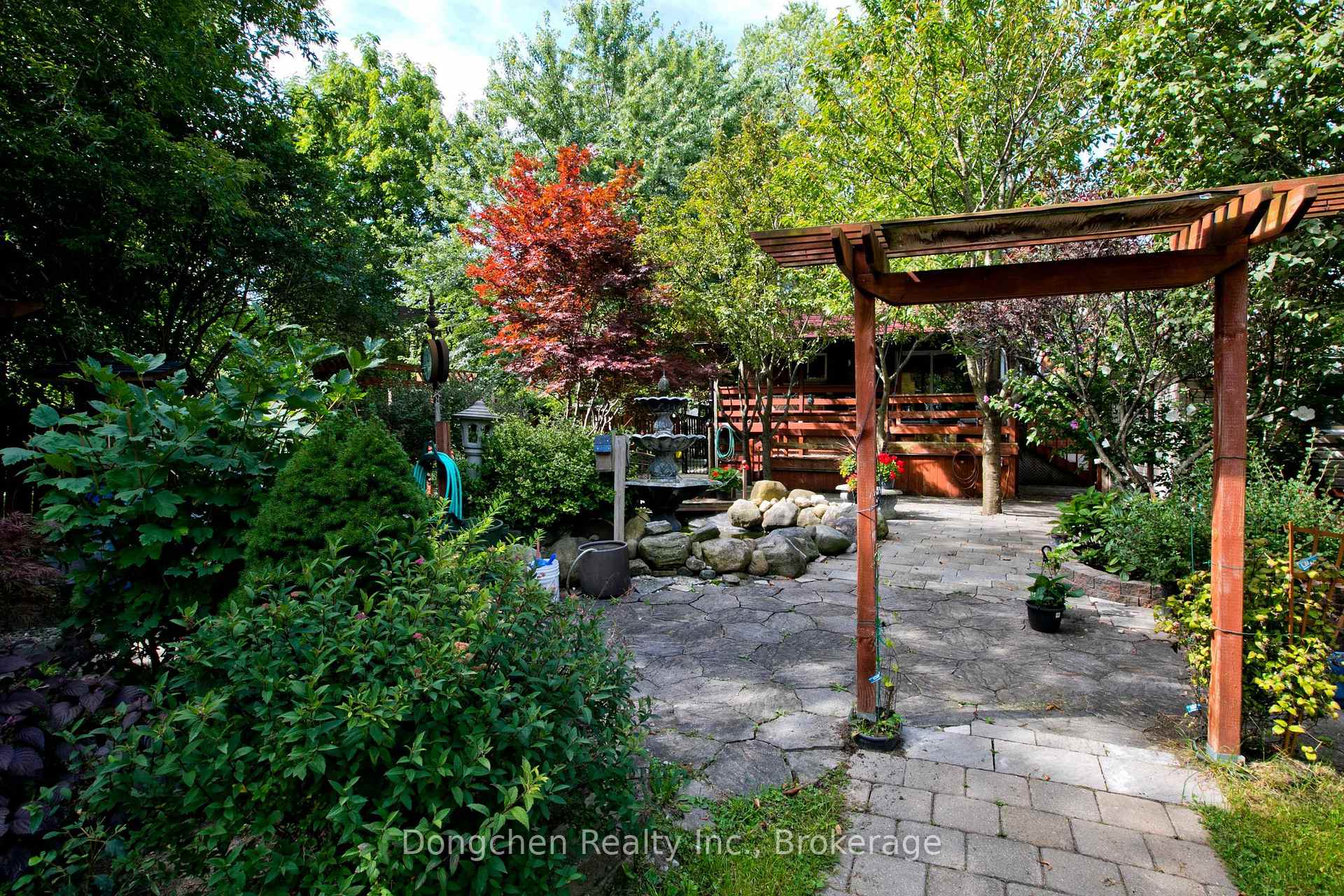 Photo 17 of 603 Park Cres E, Pickering, West Shore — HOMEH