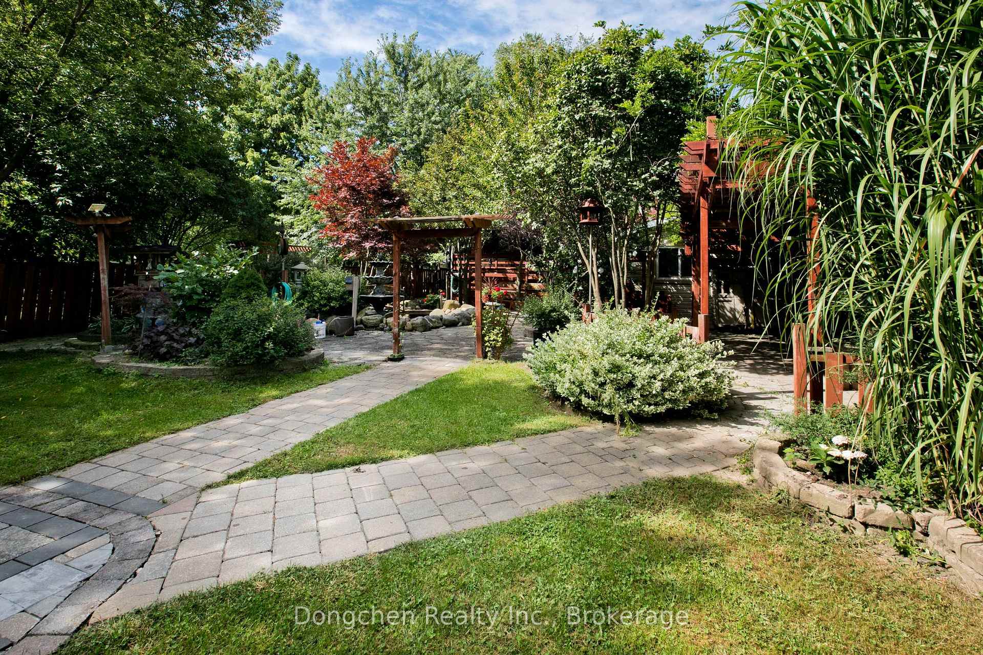 Photo 20 of 603 Park Cres E, Pickering, West Shore — HOMEH