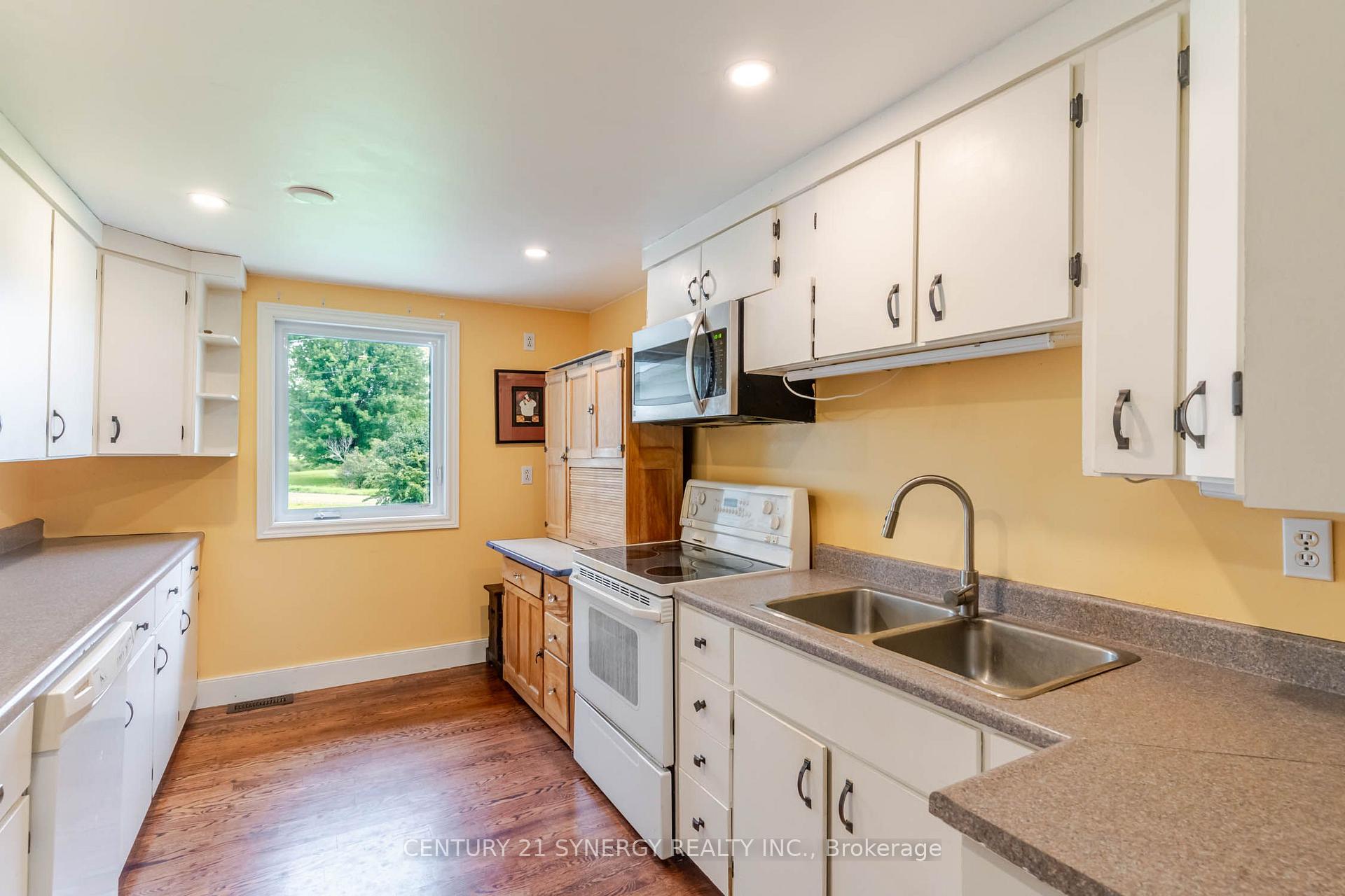 Photo 12 of 677 Bowes Side Road, Tay Valley, Bathurst/Burgess & Sherbrooke (Bathurst) Twp — HOMEH