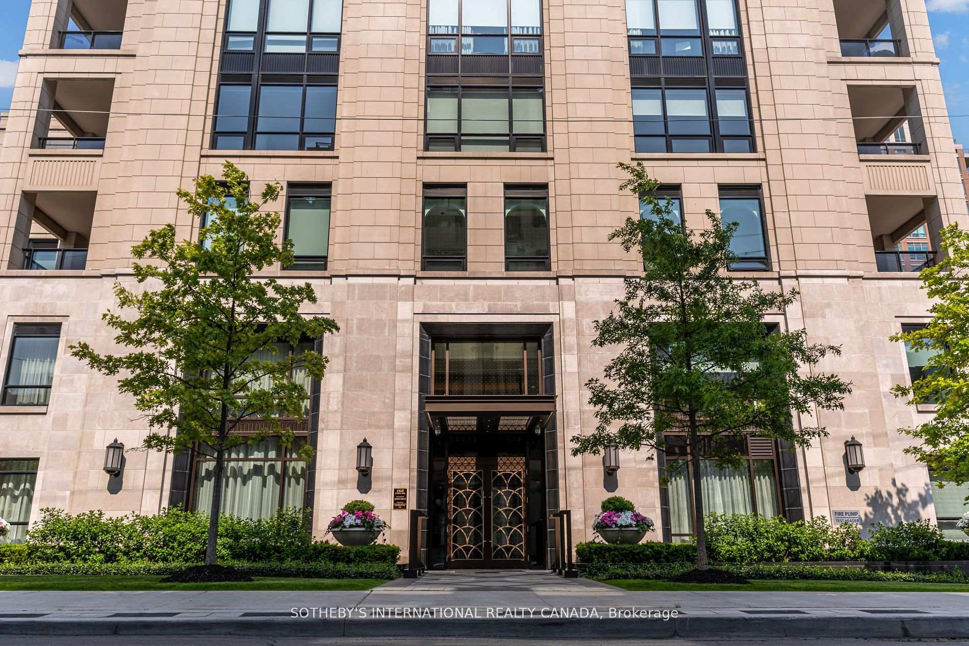 Photo 1 of Unit 404, 1 Forest Hill Road, Toronto, Casa Loma — HOMEH