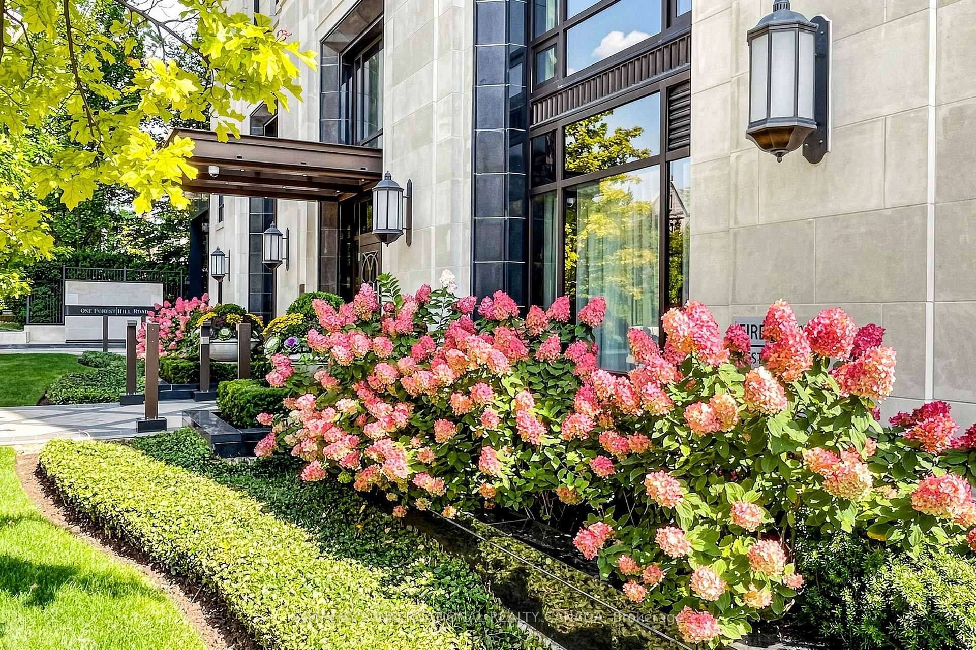 Photo 76 of Unit 404, 1 Forest Hill Road, Toronto, Casa Loma — HOMEH