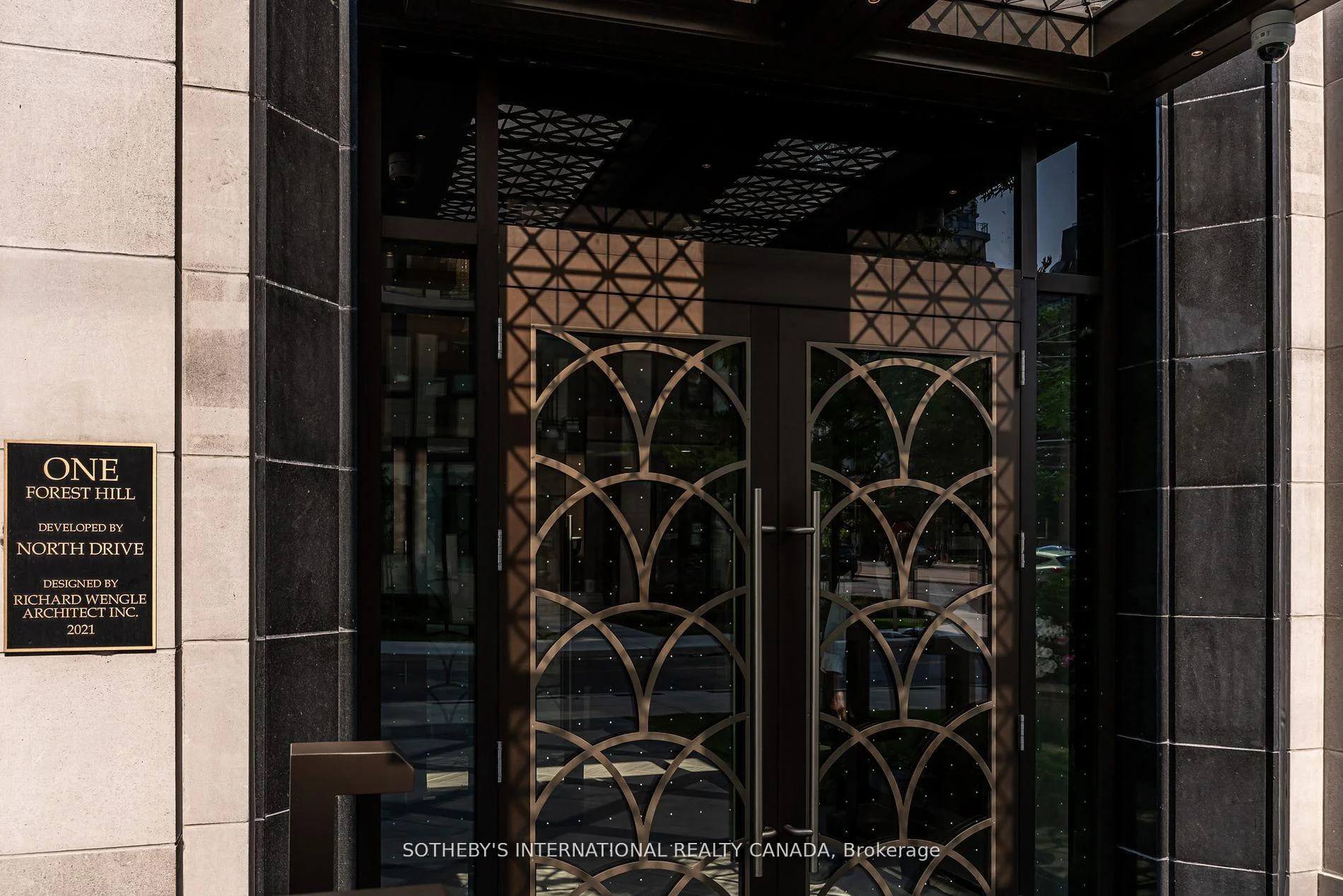 Photo 3 of Unit 404, 1 Forest Hill Road, Toronto, Casa Loma — HOMEH