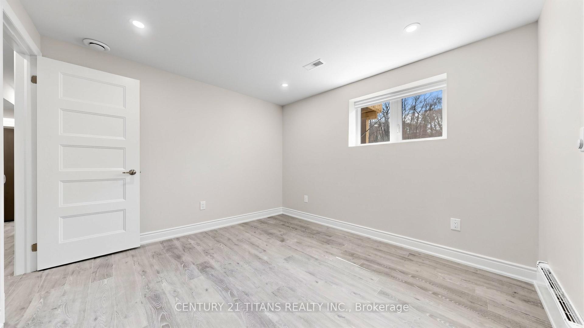 Photo 21 of Unit Lower, 270 Forestwalk Street, Kitchener, Laurentian Hills/Country Hills W — HOMEH