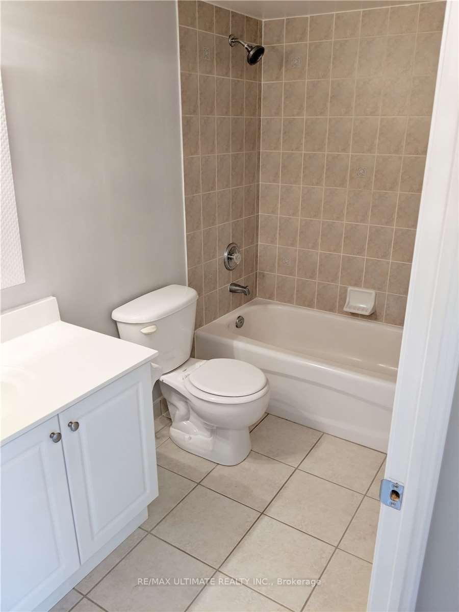 Photo 8 of Unit 202, 1730 Eglinton Avenue E, North York, Victoria Village — HOMEH