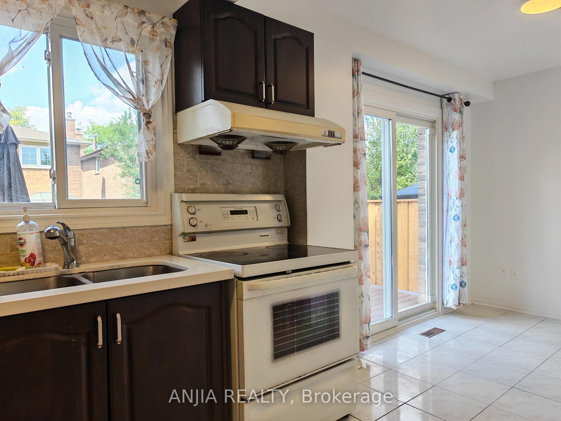 Photo 6 of 5 Muirlands Drive, Scarborough, Milliken — HOMEH