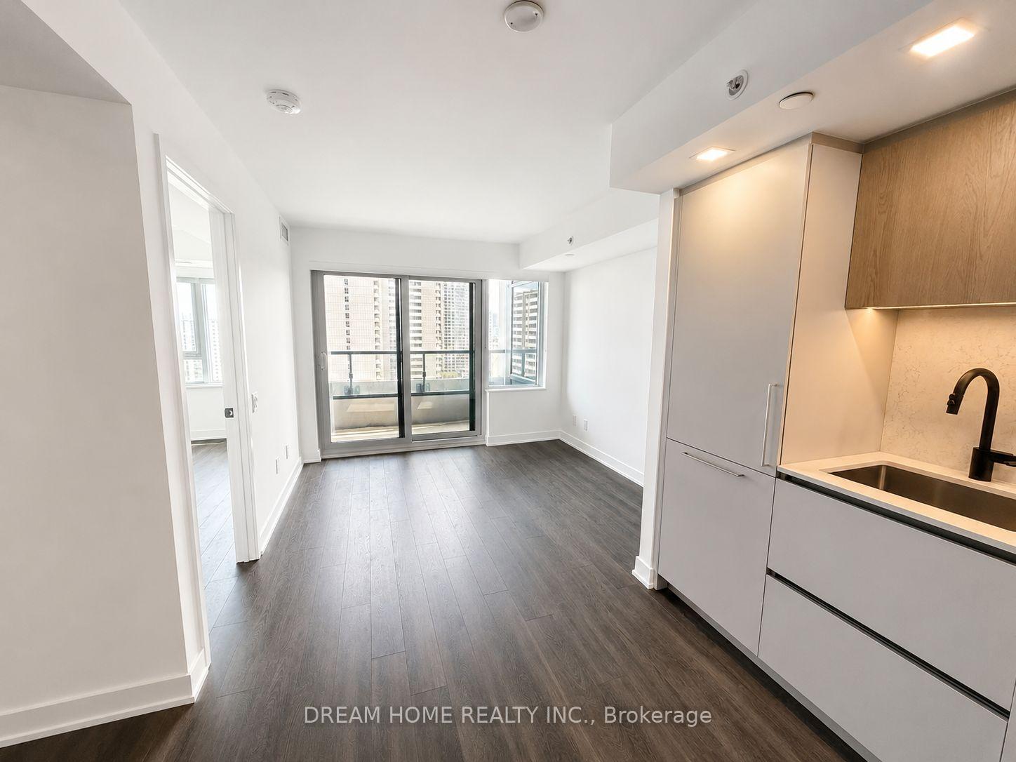 Photo 3 of Unit 1801, 609 Sherbourne Street, Toronto, North St. James Town — HOMEH