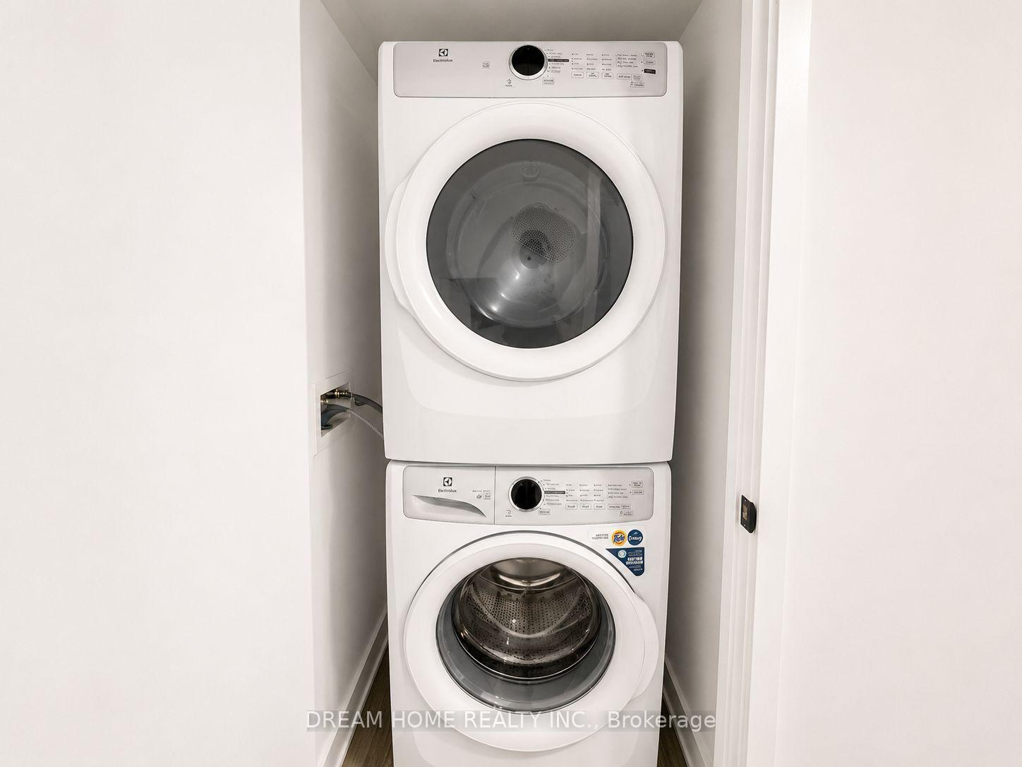 Photo 9 of Unit 1801, 609 Sherbourne Street, Toronto, North St. James Town — HOMEH