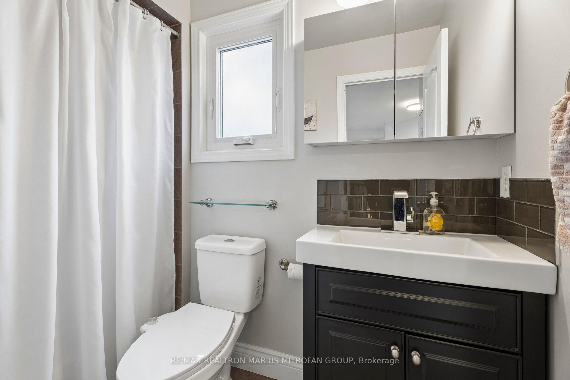 Photo 33 of 58 Whiterock Avenue, Hamilton, Villages of Glancaster — HOMEH