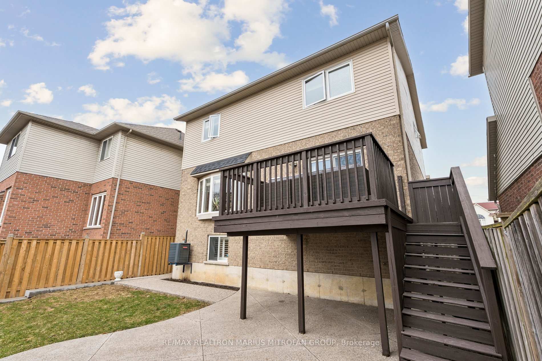 Photo 43 of 58 Whiterock Avenue, Hamilton, Villages of Glancaster — HOMEH