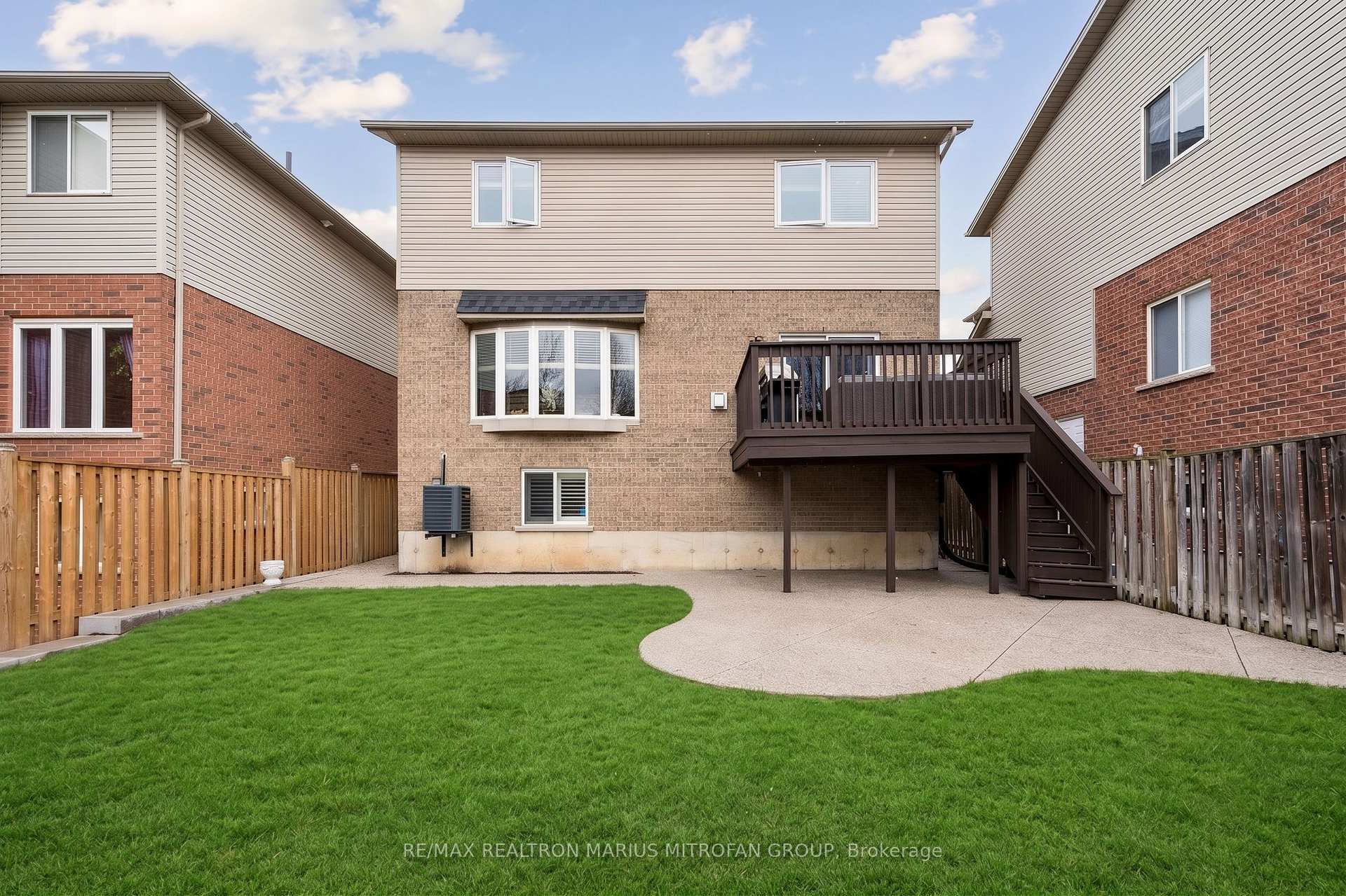 Photo 50 of 58 Whiterock Avenue, Hamilton, Villages of Glancaster — HOMEH