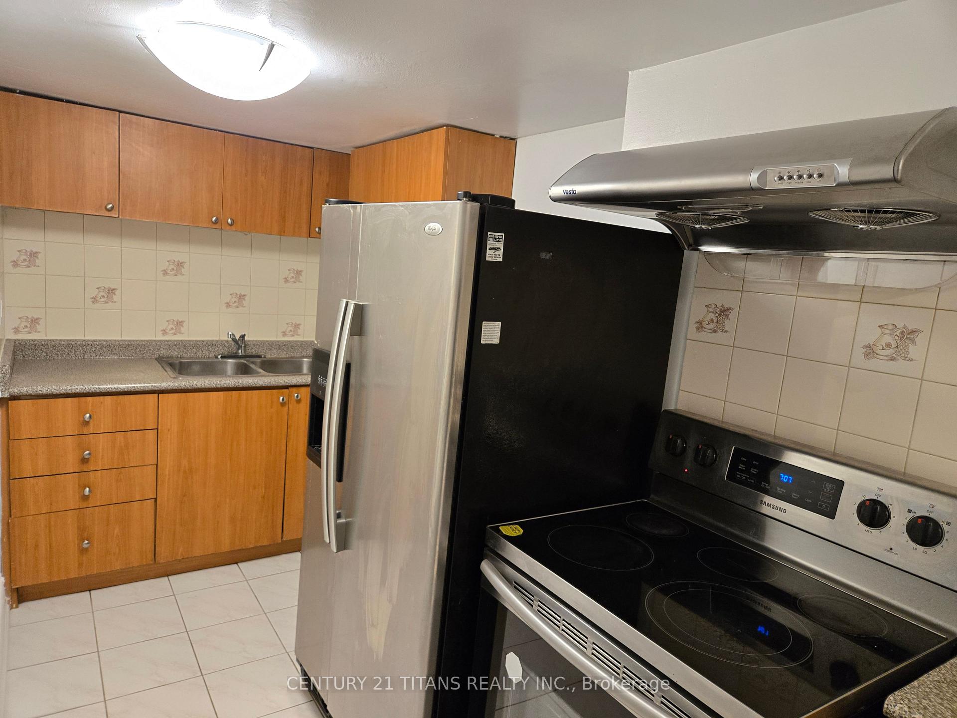 Photo 6 of Unit Lower, 59 William Honey Crescent, Markham, Middlefield — HOMEH